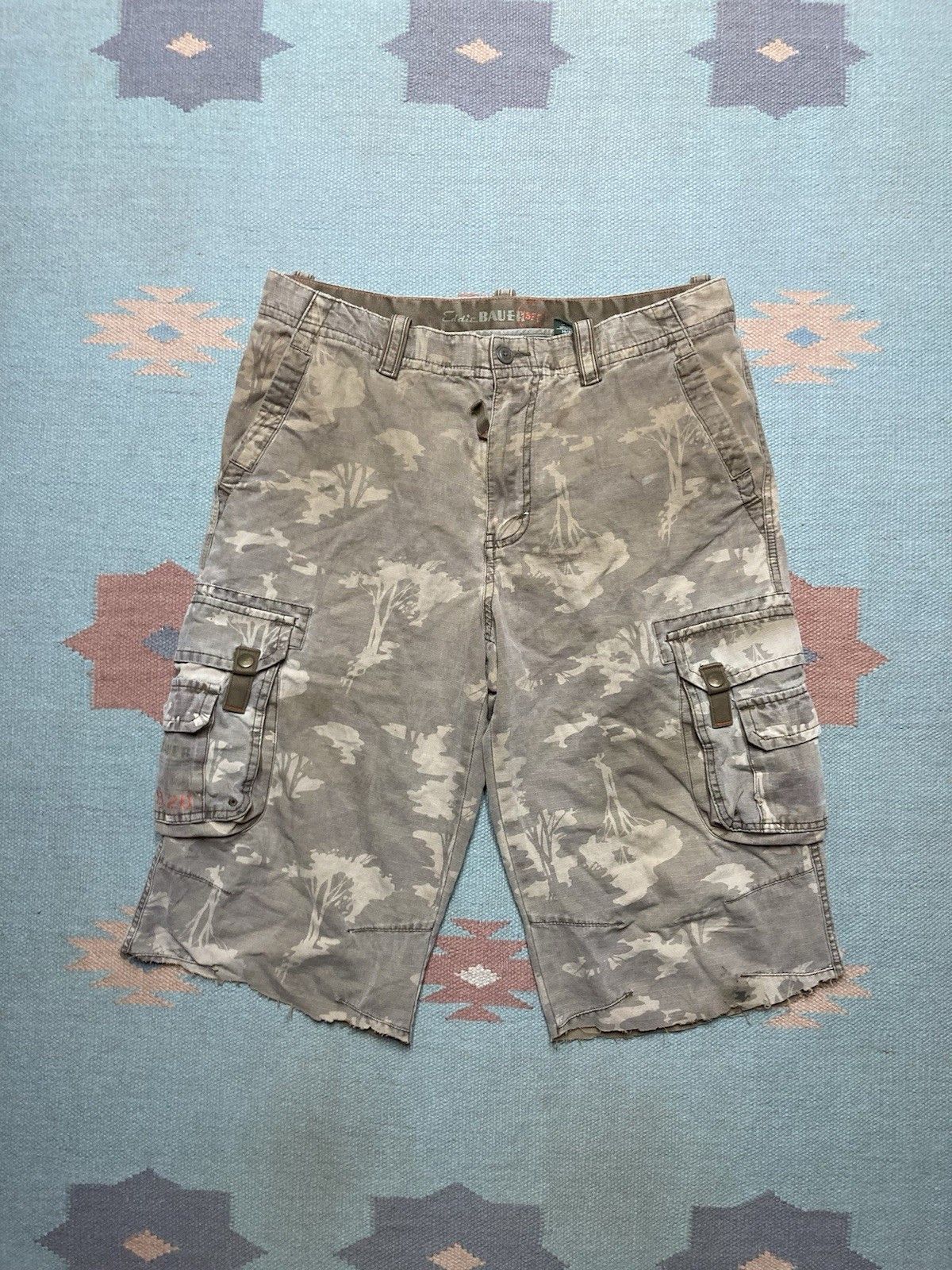 Wrangler Eddie Bauer camo cargo shorts ripstop cotton distressed 34 Size US 34 / EU 50 - 1 Thumbnail