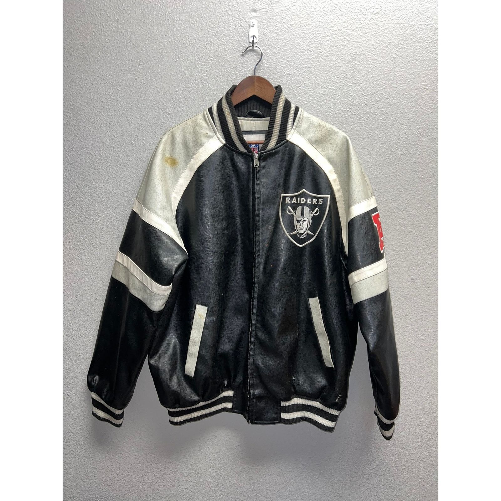 Vintage NFL Oakland Raiders Leather Jacket Football Stained Large Size US L / EU 52-54 / 3 - 1 Thumbnail