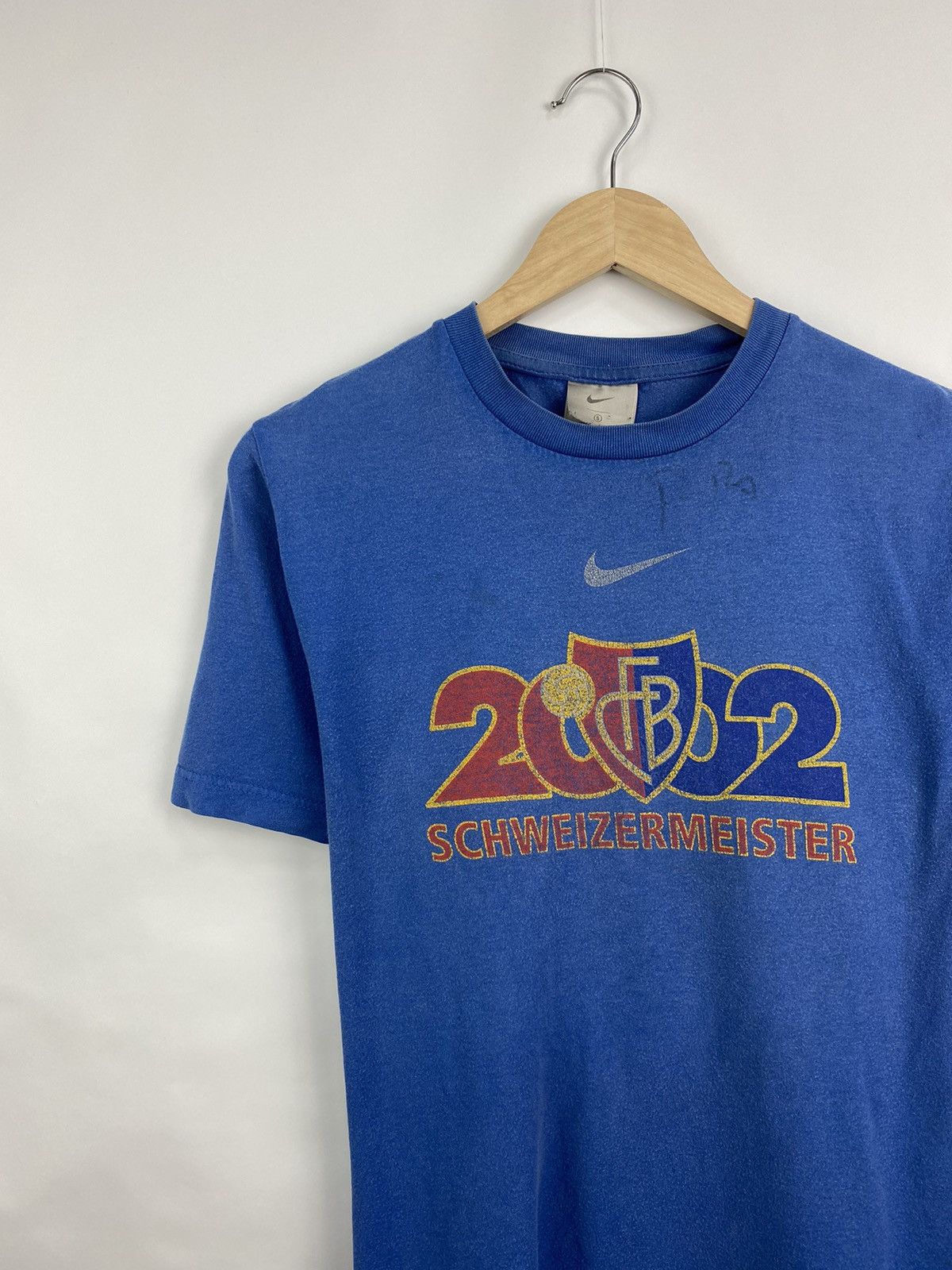 Nike 🇨🇭 Vintage 2002 Nike Basel Football Jersey T-Shirt rare Y2K Size US S / EU 44-46 / 1 - 2 Thumbnail