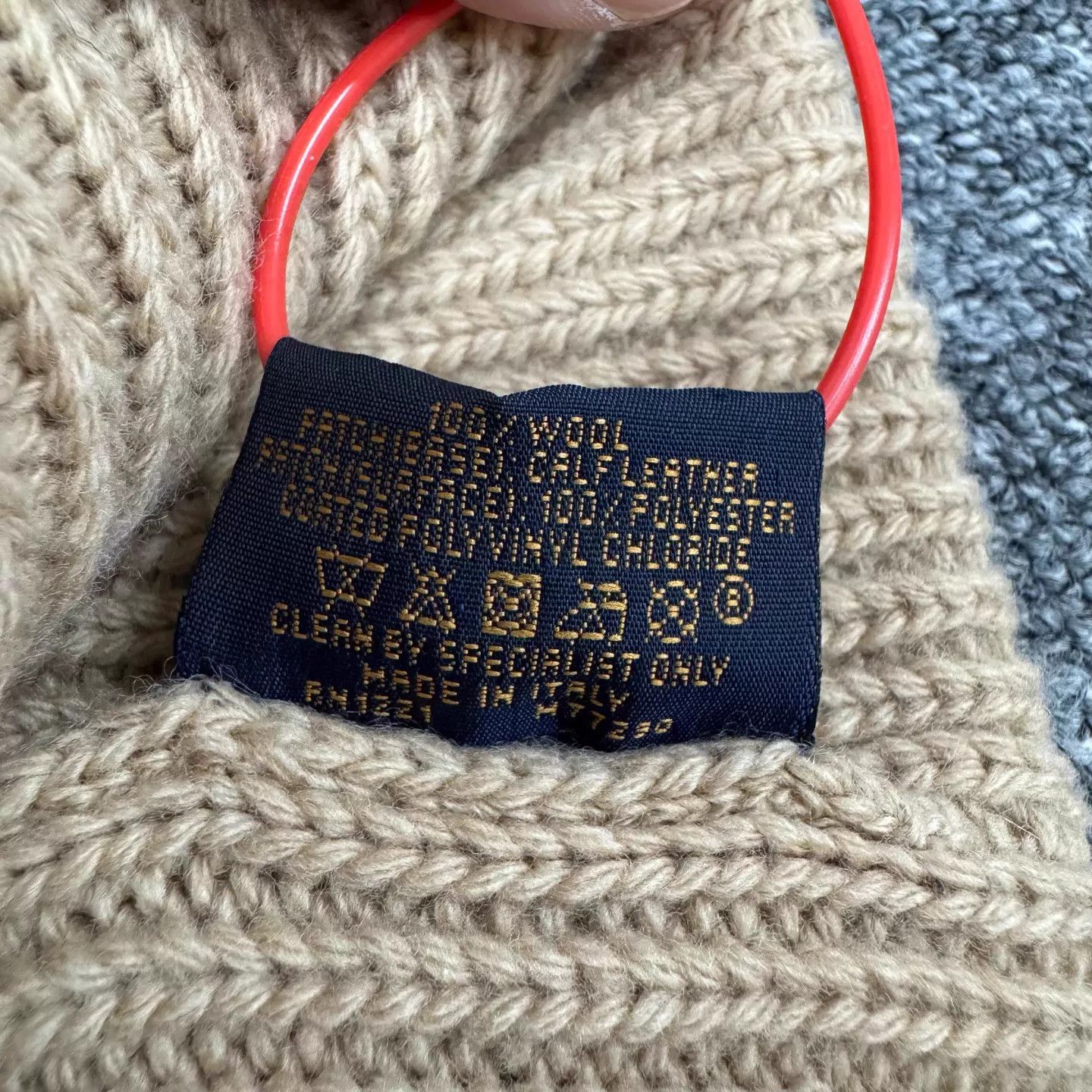 Louis Vuitton LV Monogram Leather Patch Beige Wool Knit Beanie Size ONE SIZE - 5 Thumbnail