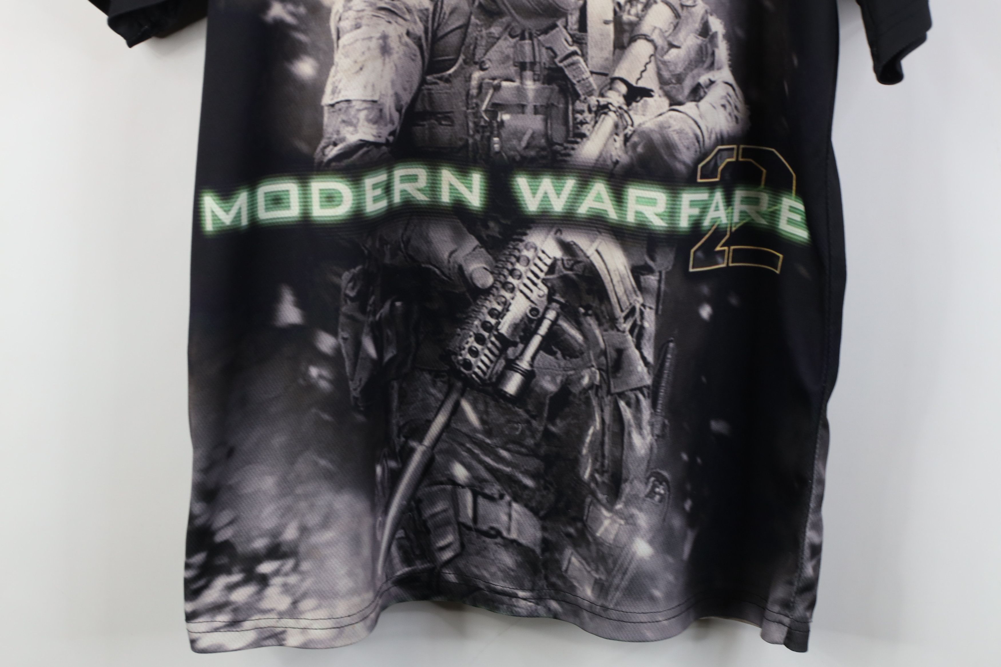 Vintage Vintage Y2K Print Call of Duty Modern Warfare 2 Game T-Shirt Size US M / EU 48-50 / 2 - 13 Thumbnail