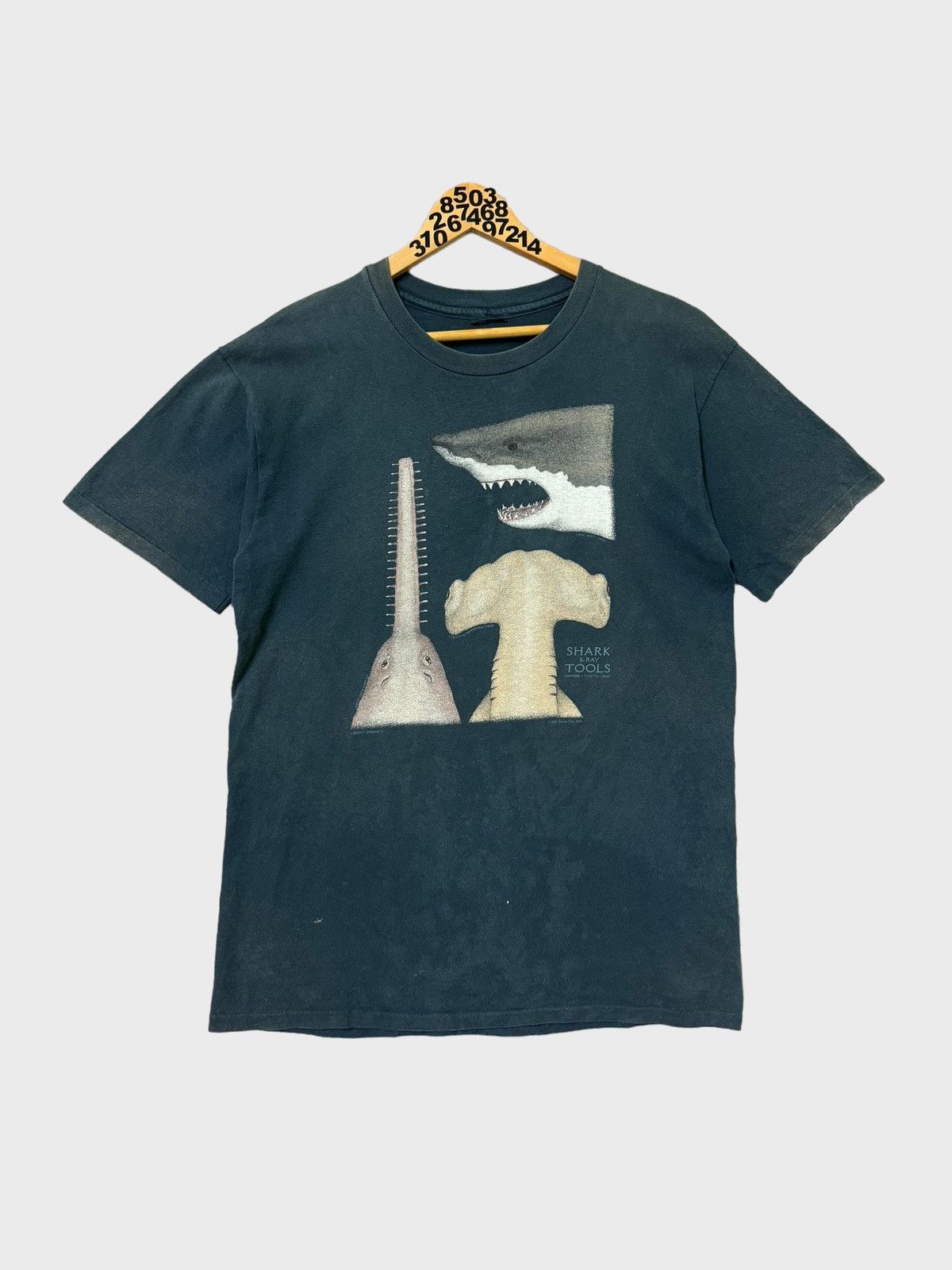 Vintage VINTAGE SHARK & RAY TOOL FADED NAVY SINGLE STITCH TEE Size US M / EU 48-50 / 2 - 1 Thumbnail