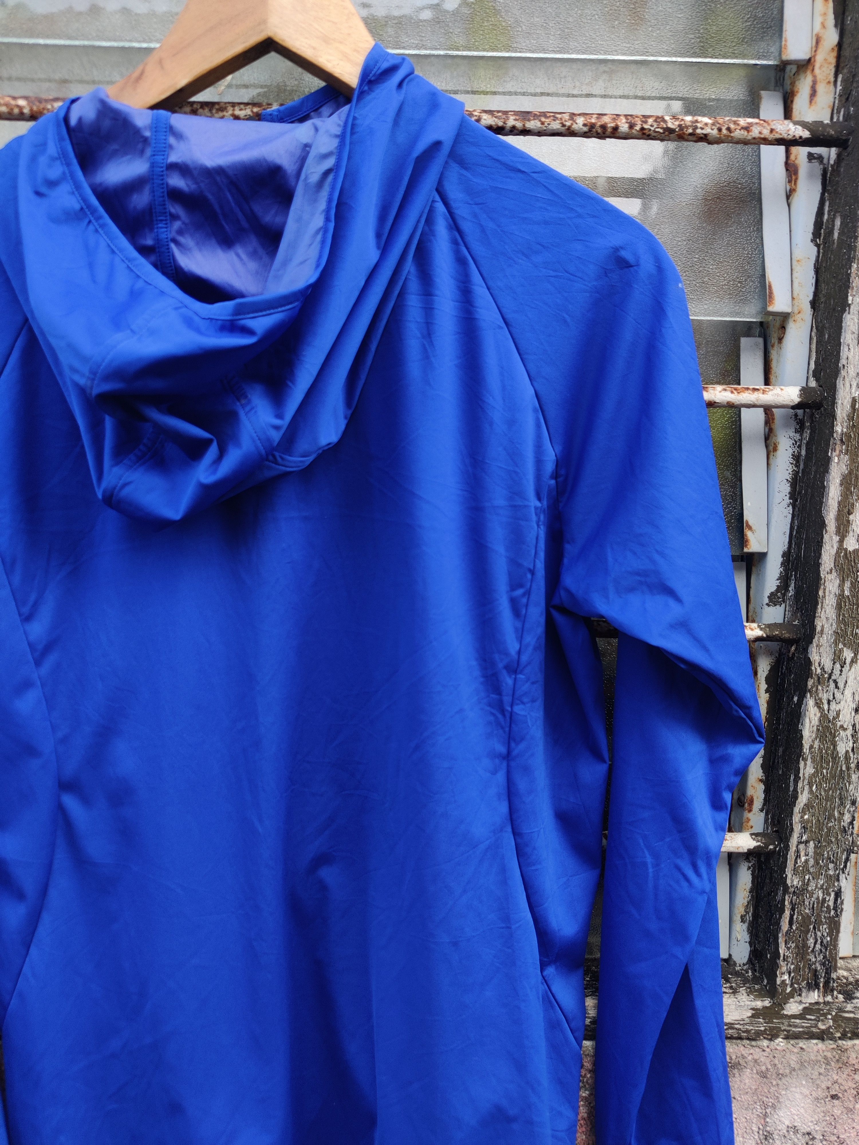 Uniqlo Vintage Uniqlo Light Windbreaker Jacket Size US M / EU 48-50 / 2 - 7 Thumbnail