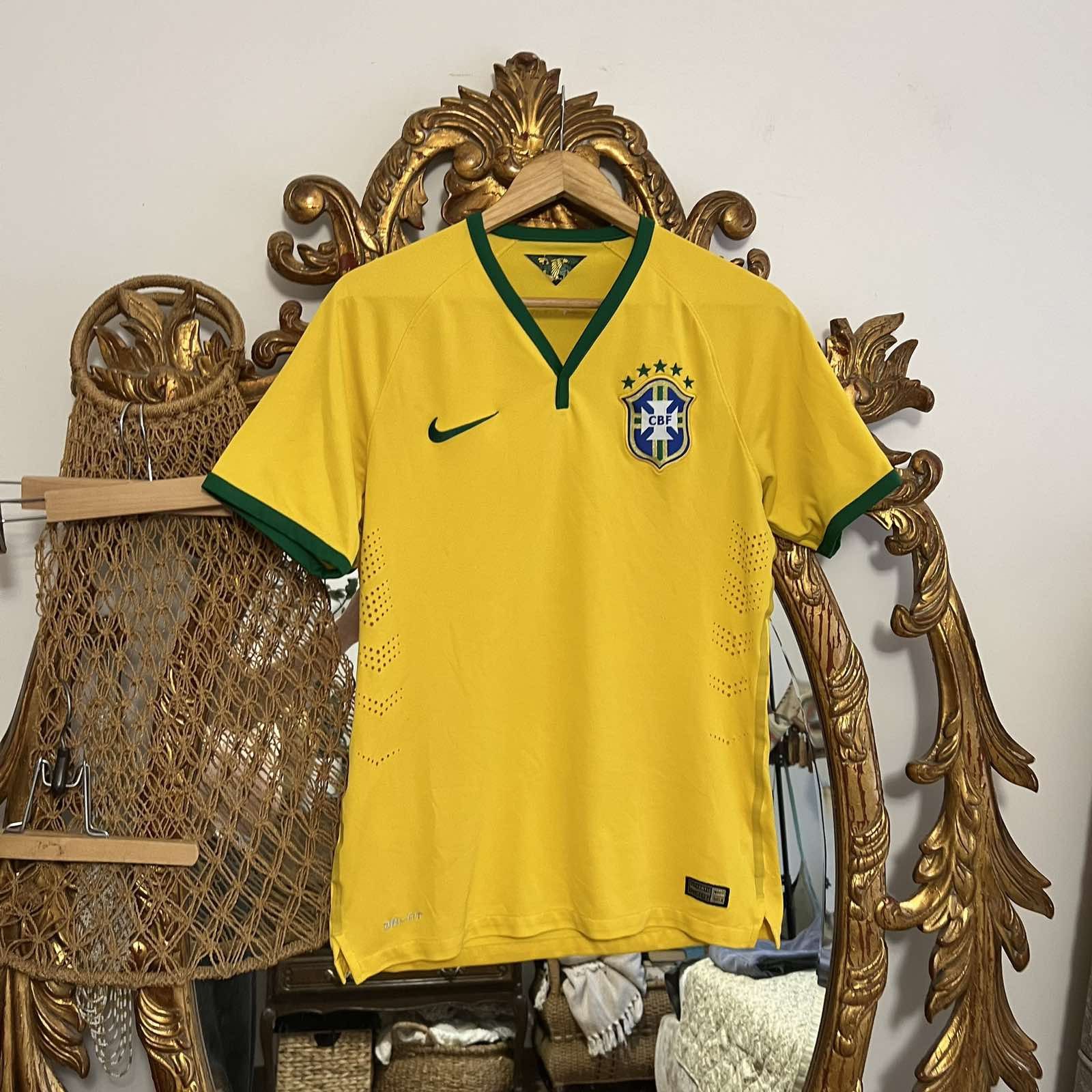 Nike NIKE BRAZIL HOME JERSEY MATCH WORN FIFA WORLD CUP 2014 Size US M / EU 48-50 / 2 - 1 Thumbnail