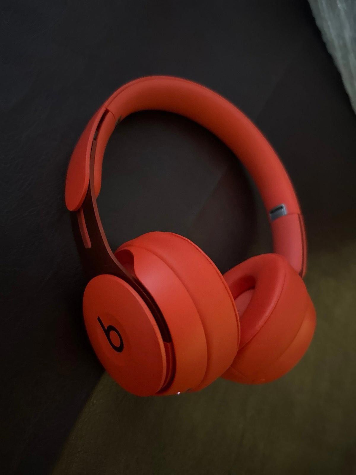 Designer Beats Solo3 Wireless On-Ear Headphones - Red Size ONE SIZE - 4 Thumbnail
