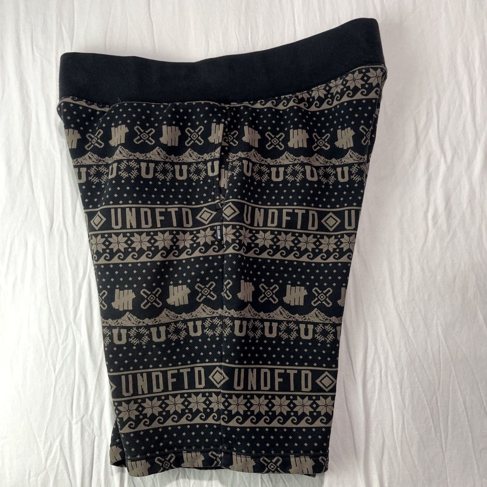 Undefeated VINTAGE Undefeated Shorts Mens Medium UNDFTD Black Fair Isle Sweats Logo Size US 31 - 6 Thumbnail