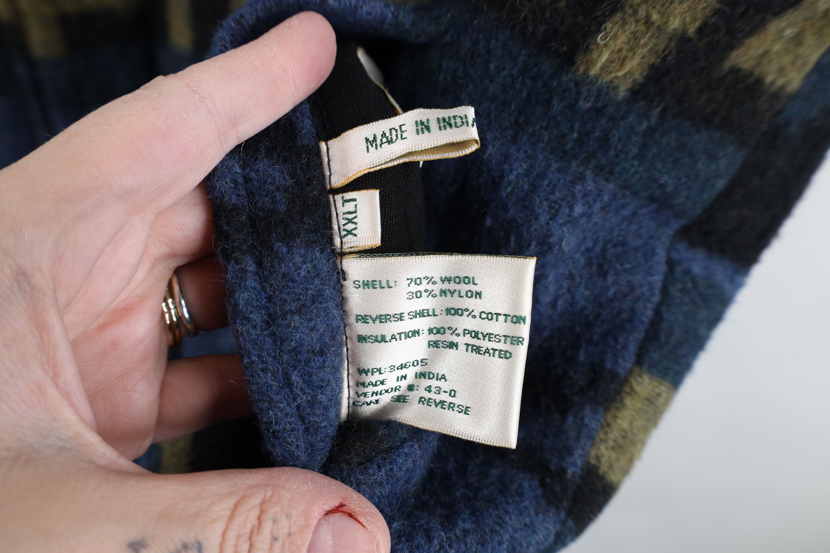 Vintage Vintage 90s Streetwear Reversible Blanket Southwestern Vest Size US XXL / EU 58 / 5 - 7 Thumbnail