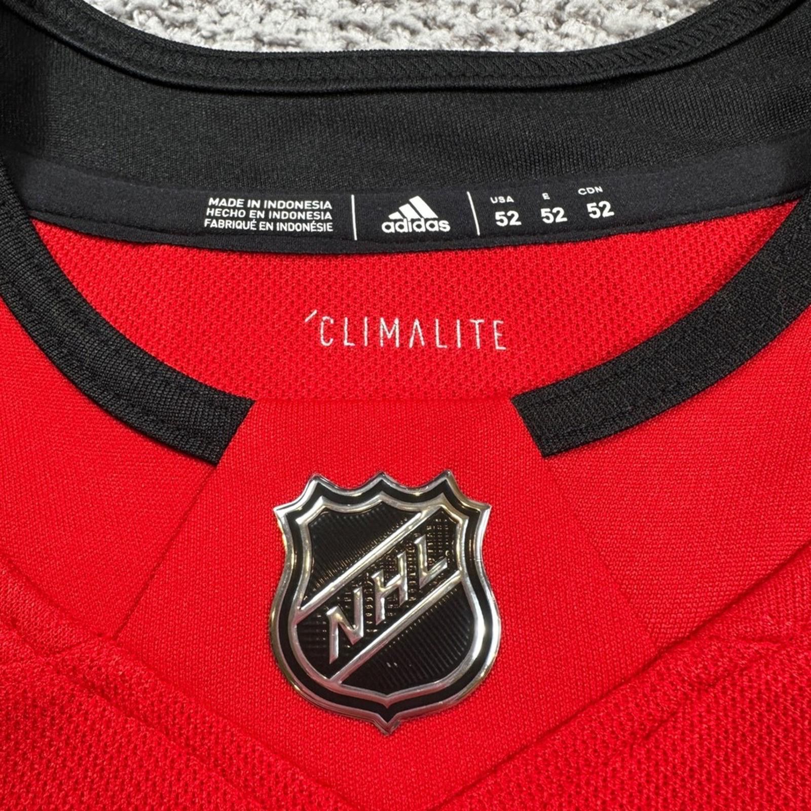 Adidas Kirby Dach Signed Chicago Blackhawks Adidas Authentic Jersey Size US L / EU 52-54 / 3 - 12 Thumbnail