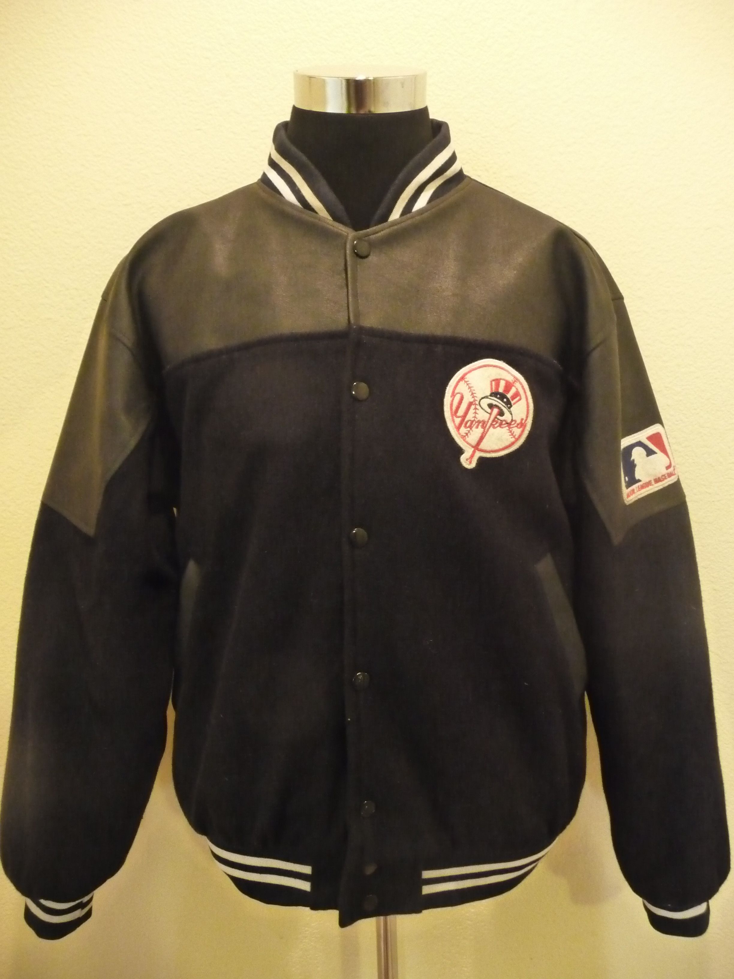 Other New York Yankees MLB Classic Varsity Jacket Size US M / EU 48-50 / 2 - 1 Thumbnail