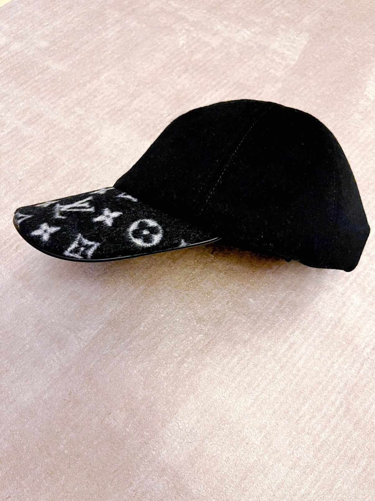 Louis Vuitton Louis Vuitton Luxury Hats Size ONE SIZE - 2 Thumbnail