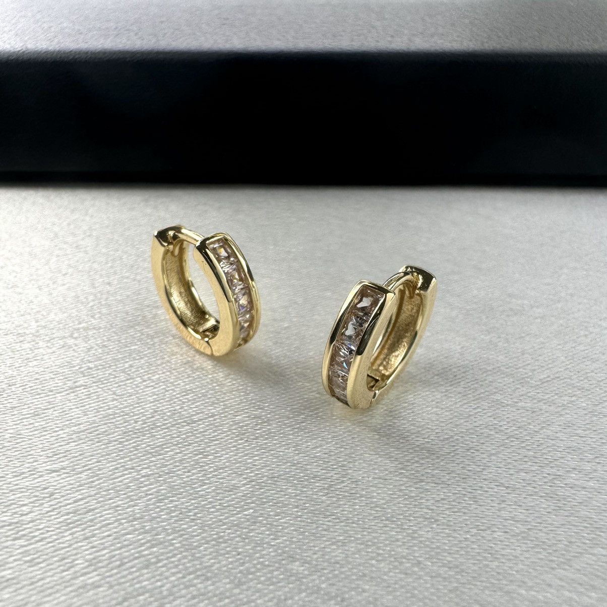 Designer CZ Small Gold Hoop Earrings for Women Men Size ONE SIZE - 1 Thumbnail