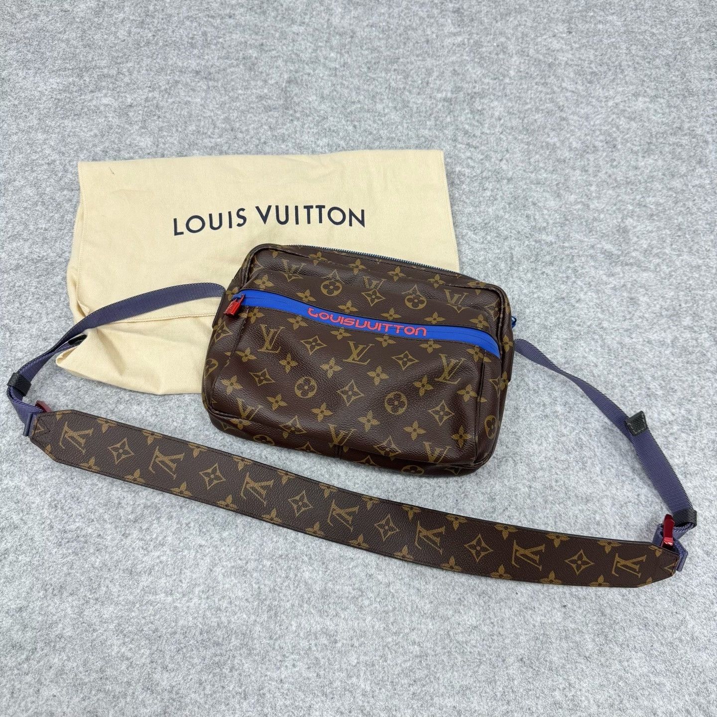 Louis Vuitton Louis Vuitton Monogram Canvas Messenger Bag Size 26 - 2 Thumbnail
