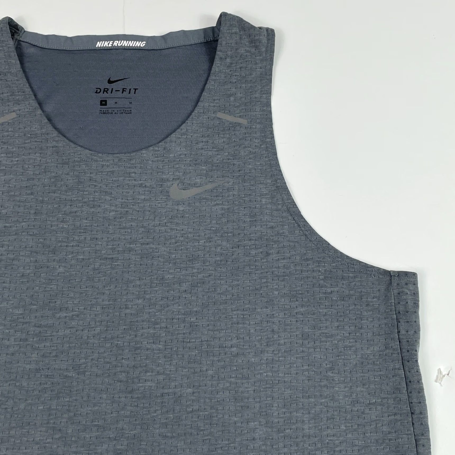 Nike Nike Dri-Fit Shirt Men Medium Gray Sleeveless Tank Running Reflective Moisture Wicking Athletic Size US M / EU 48-50 / 2 - 3 Thumbnail