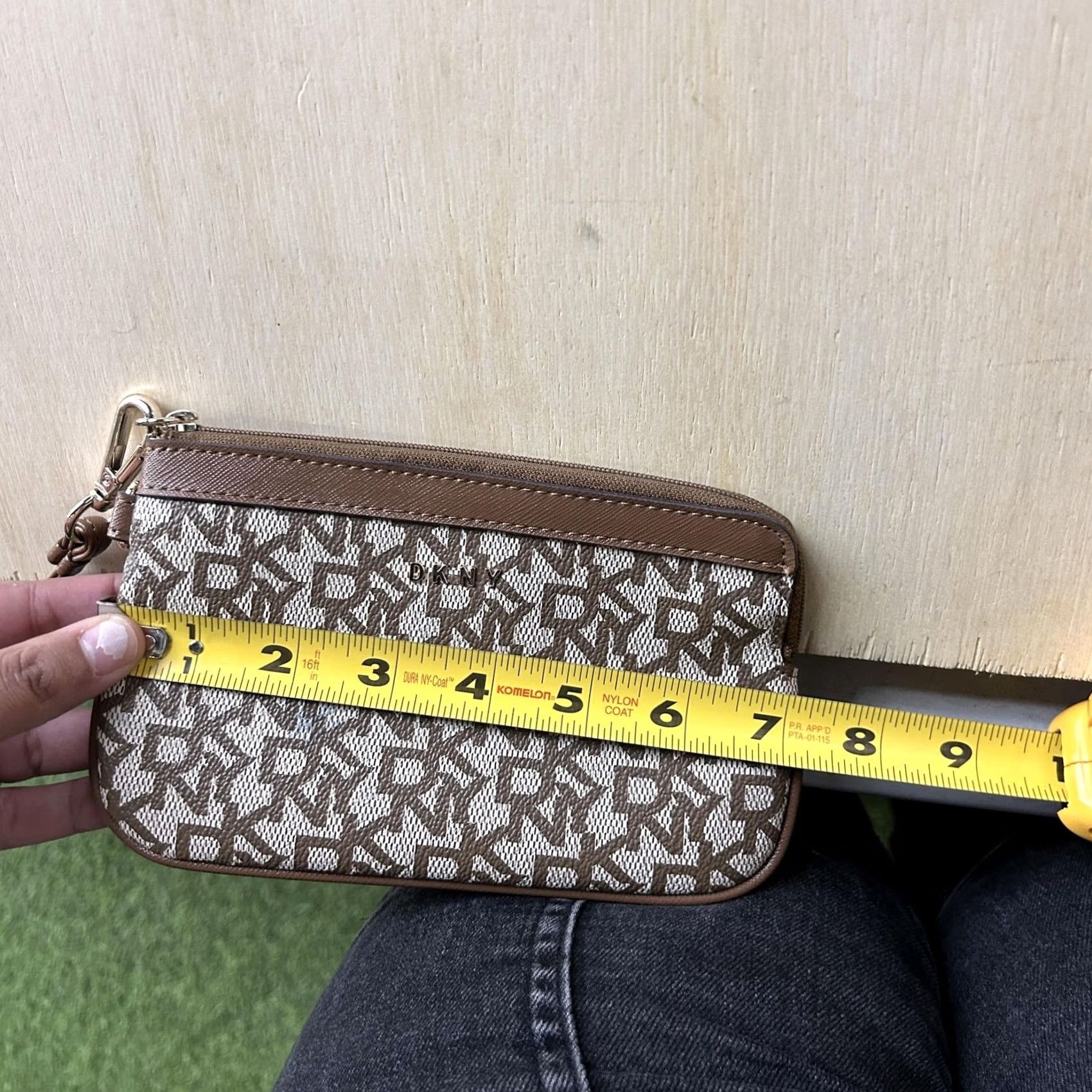 DKNY DKNY Clutch Bag Womens Small Brown Logo Canvas Leather Zip Wristlet Pouch Size ONE SIZE - 6 Thumbnail