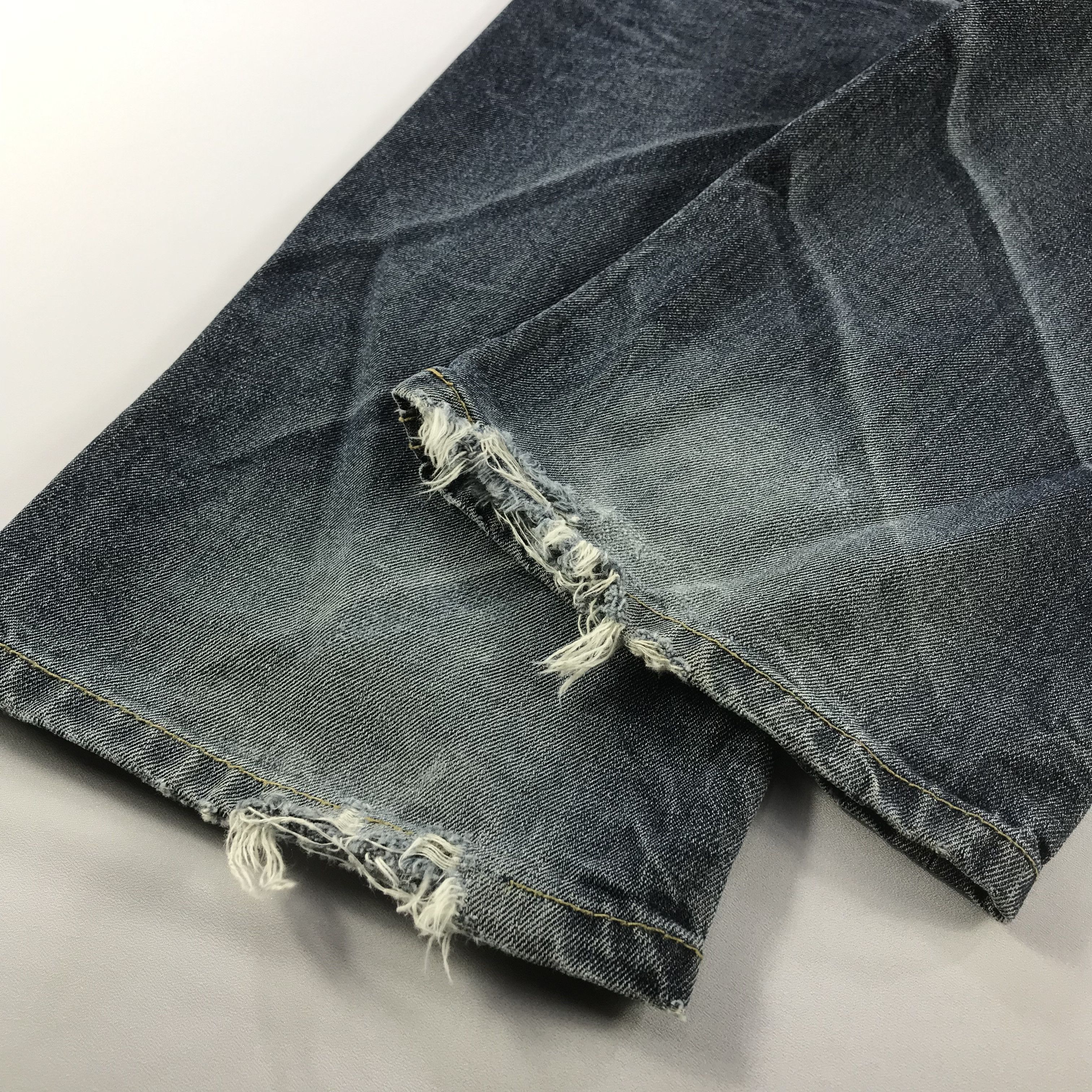 Japanese Brand Yoshitomo Nara Lolita Jeans Zipper Pocket Faded Blue Denim Size US 32 / EU 48 - 6 Thumbnail