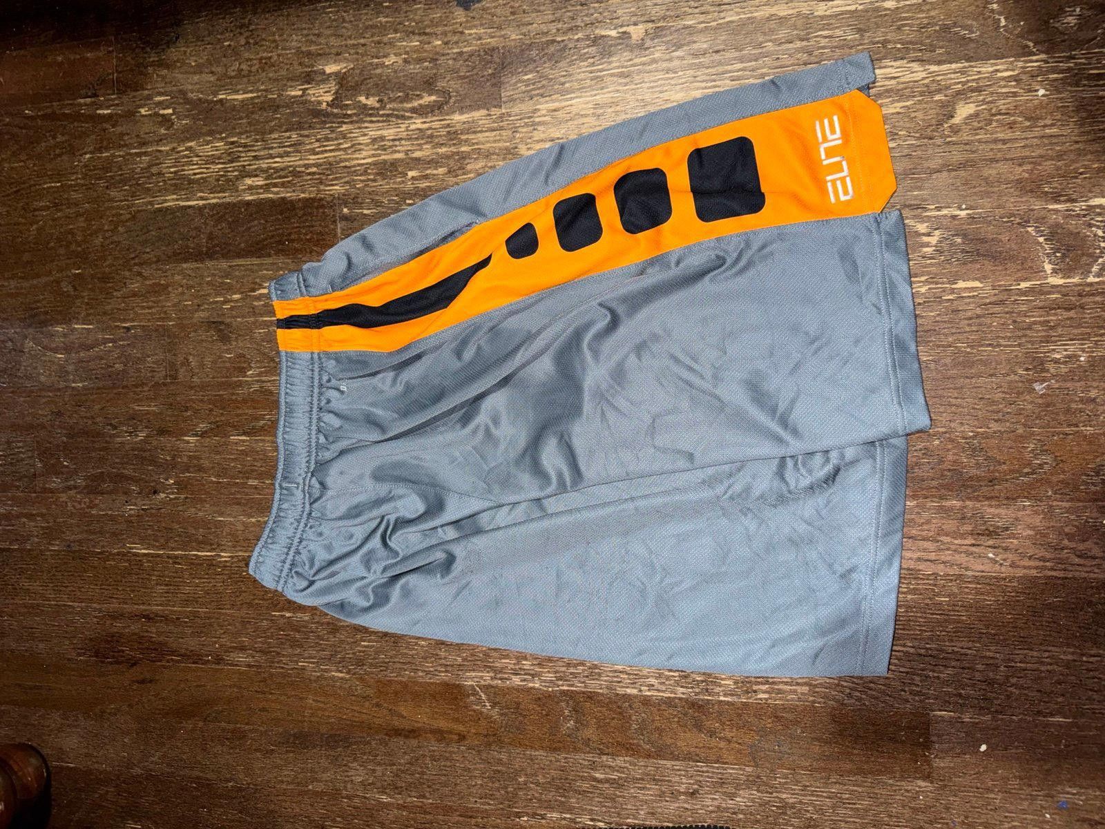 Nike Vintage Rare Nike Elite Shorts Gray/Orange Mens Sz S Hoops Size US 30 / EU 46 - 7 Thumbnail