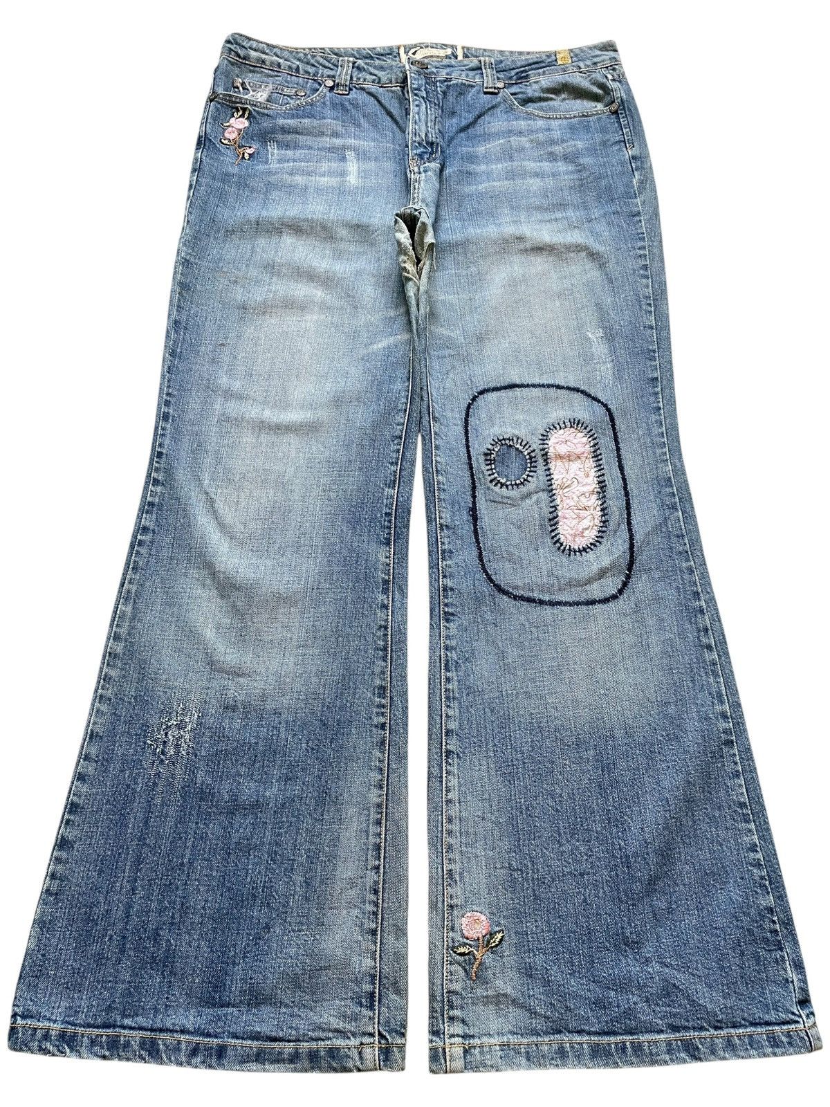 Japanese Brand Vintage Japanese Brand Patch Distress Flare Bell Bottom Jean Size 40" / US 18 - 1 Thumbnail