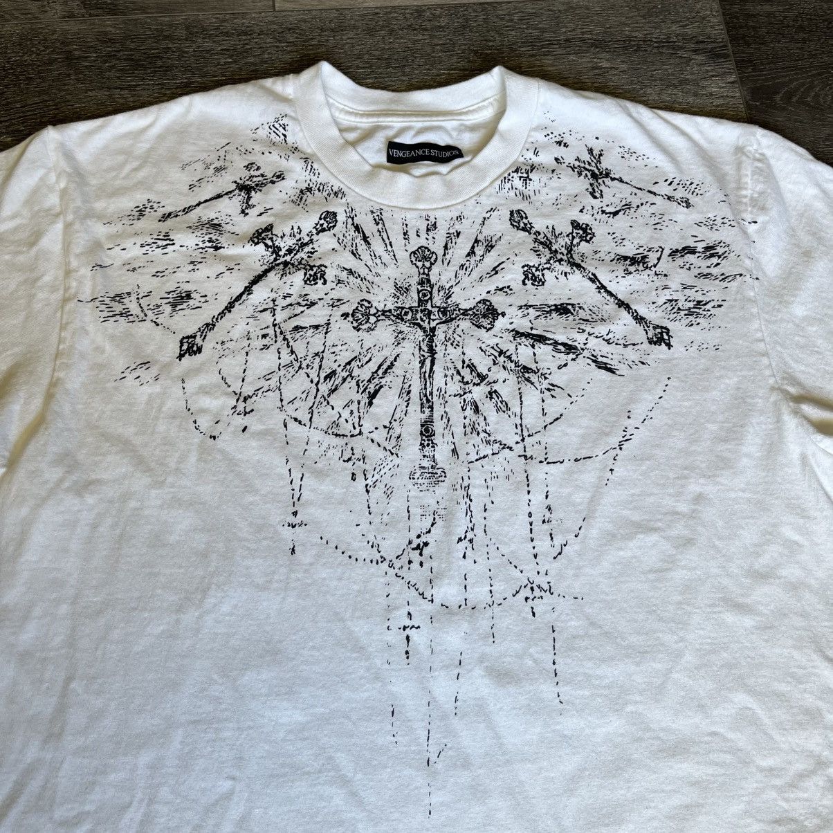 Japanese Brand Vengeance Studios Affliction Style Cross Sword Graphic Tee Size US L / EU 52-54 / 3 - 3 Thumbnail