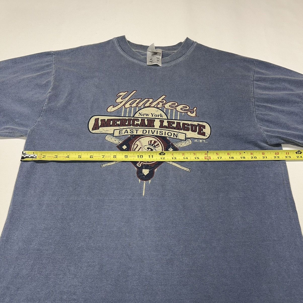 Adidas × New York Yankees × Vintage Adidas New York Yankees Tee Shirt Graphic Faded Baseball Y2K Size US L / EU 52-54 / 3 - 16 Thumbnail
