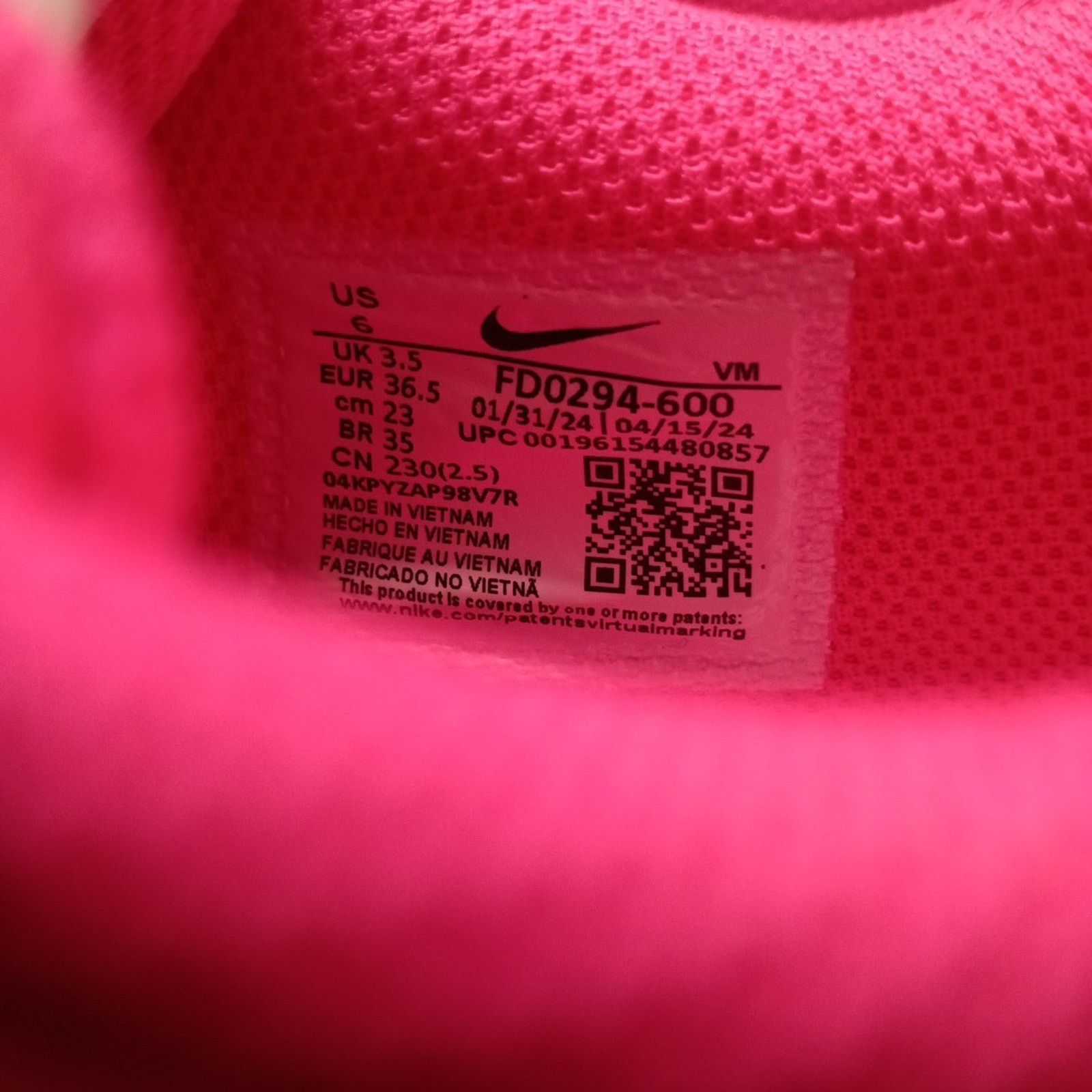 Nike Nike Air Max Women's Running Shoes Size 6 Hyper Pink & White Size US 6 / IT 36 - 5 Thumbnail