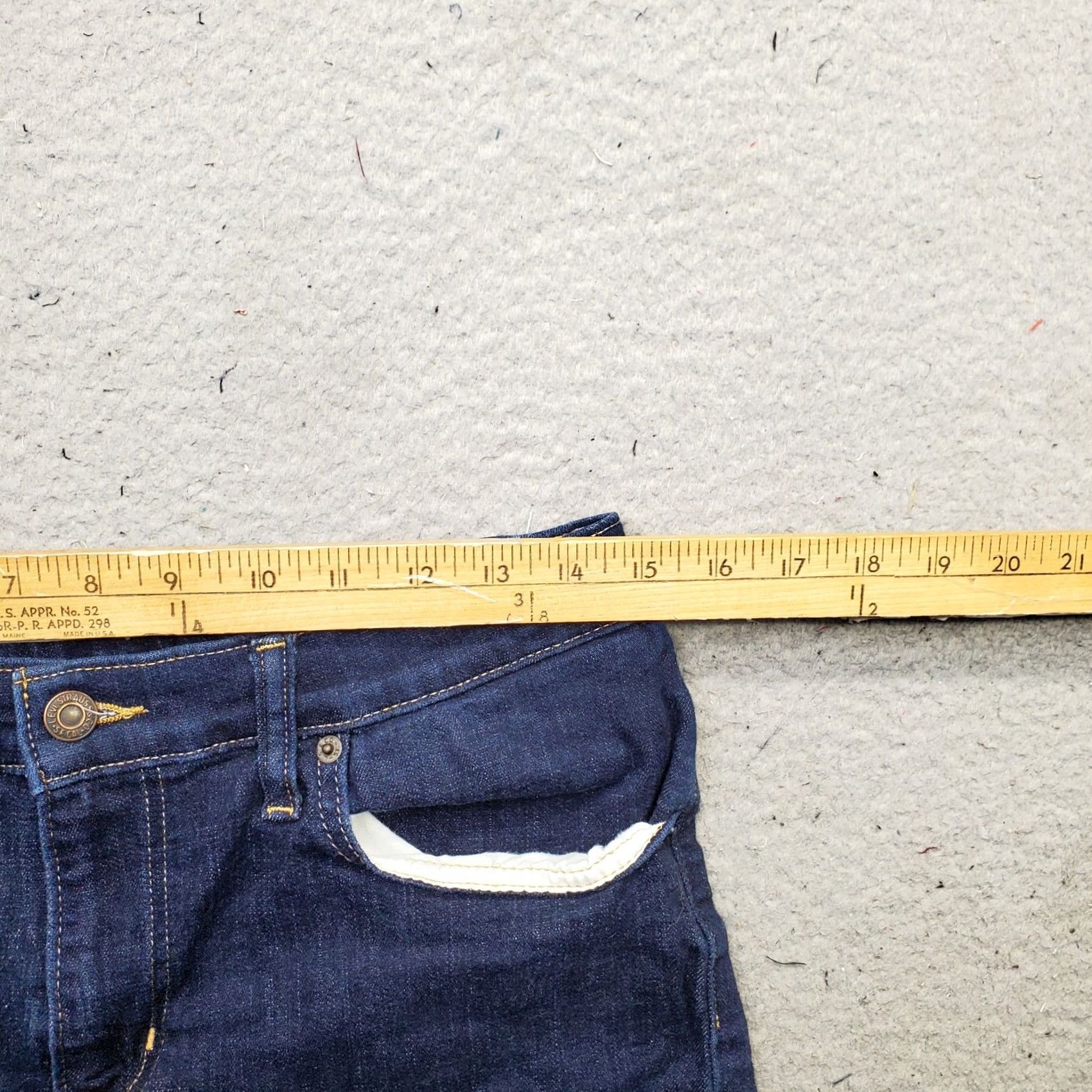 Levi's Levi's Womens Bermuda Shorts Size 31 Blue Denim Red Tab Low Waist Cuffed Mid Length 5-Pocket Design Size 24" / US 00 / IT 34 - 5 Thumbnail
