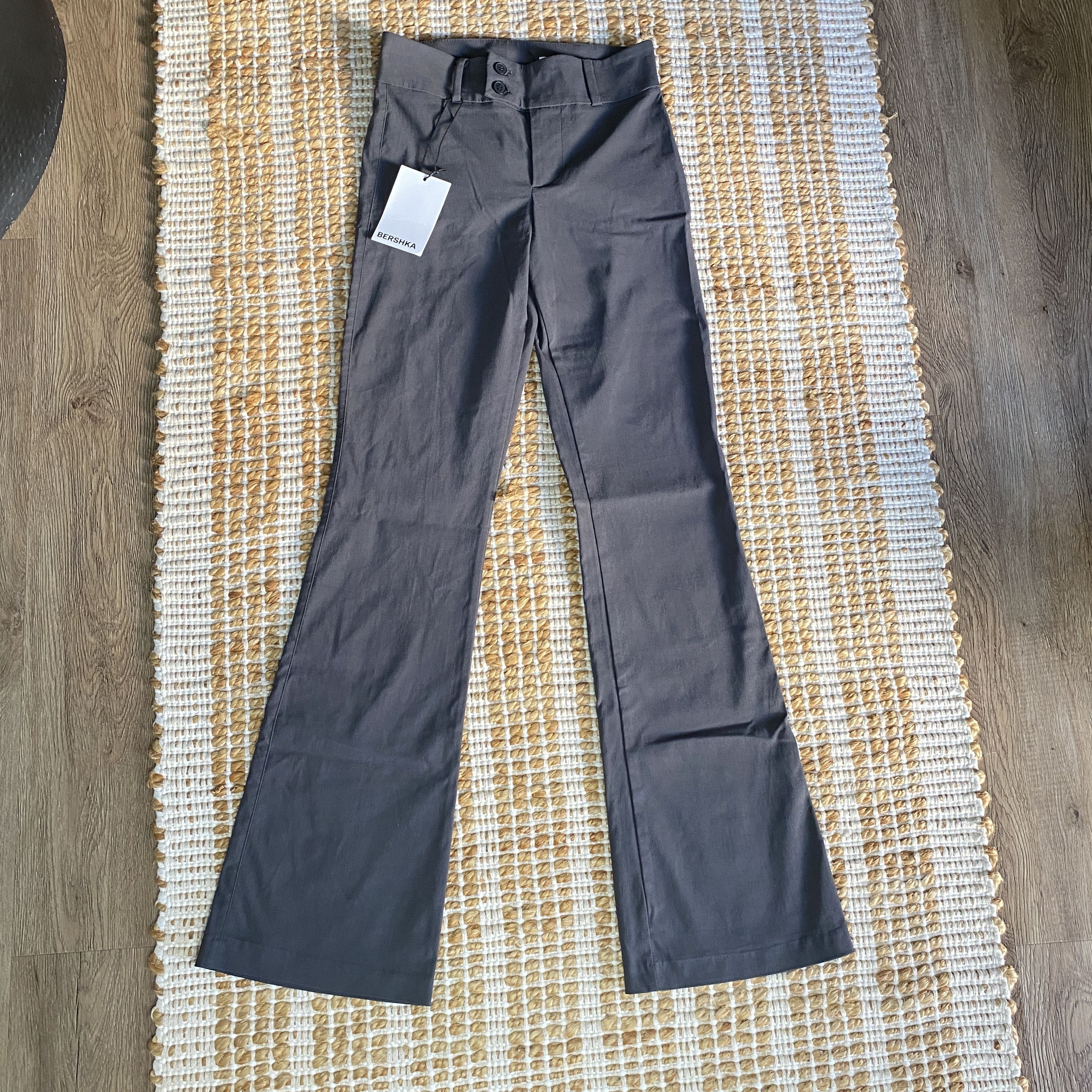 Bershka Bershka Grey Flared Tailored Trousers Pants NWT Size 27" / US 4 / IT 40 - 1 Thumbnail