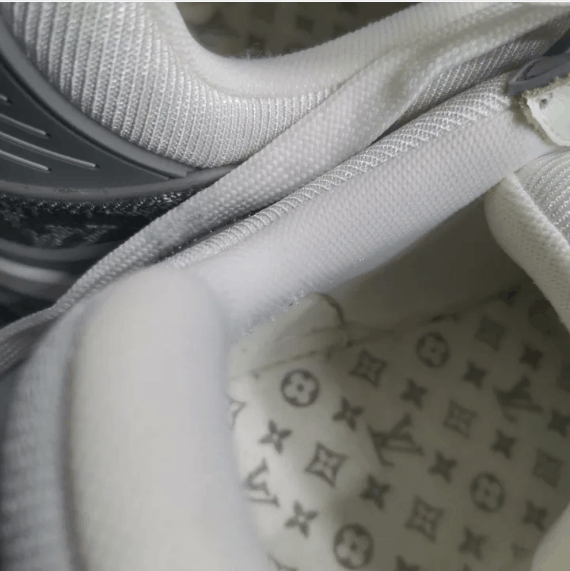 Louis Vuitton Louis Vuitton low-top shoes Size US 10 / EU 43 - 10 Thumbnail