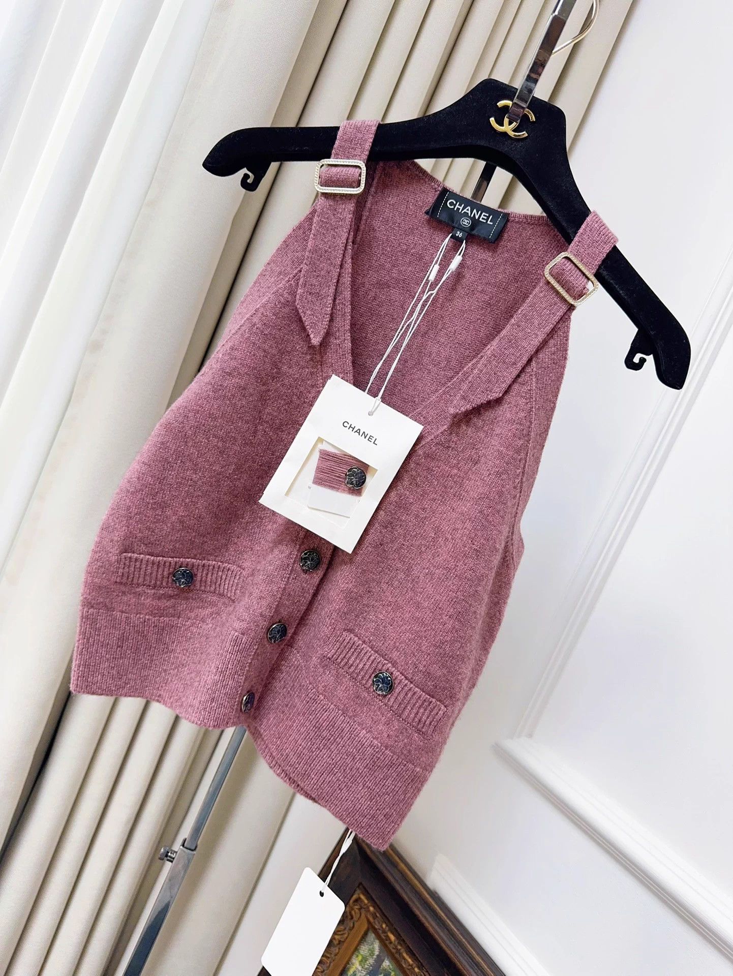 Chanel Chanel 25A blush pink V-neck crystal tie vest 36 Size XS / US 0-2 / IT 36-38 - 1 Thumbnail