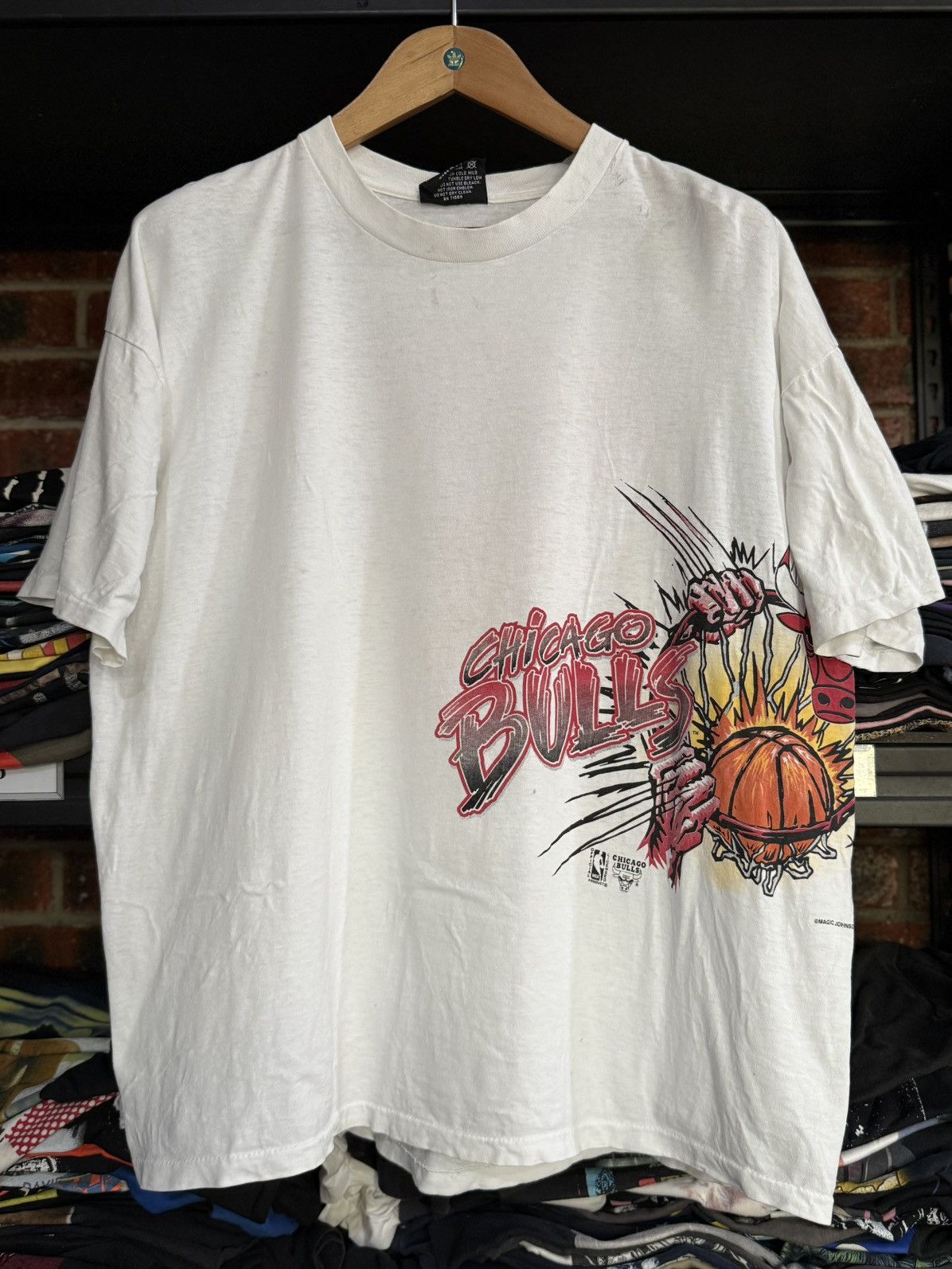 NBA Vintage 90s Chicago Bulls Magic Johnson Nba Tee Size US XL / EU 56 / 4 - 1 Thumbnail