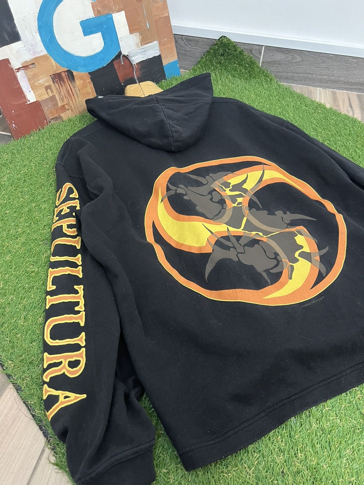 Band Tees Vintage 1993 / 1998 Sepultura Rock Band Hoodie Size US L / EU 52-54 / 3 - 4 Thumbnail