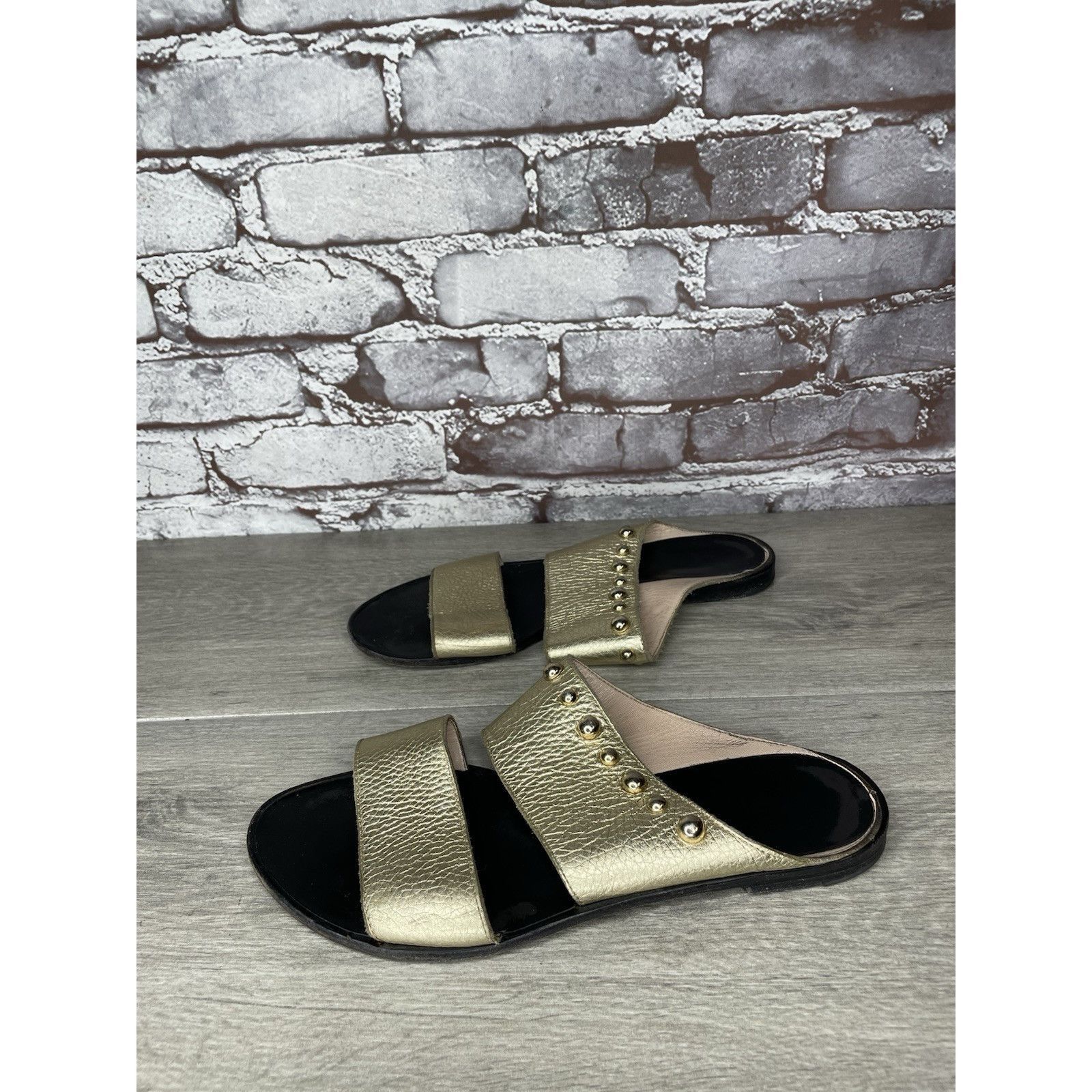 Lanvin Lanvin Gold Leather Straps Flats Slides Studded Sandals Wome Size US 8.5 / IT 38.5 - 20 Thumbnail
