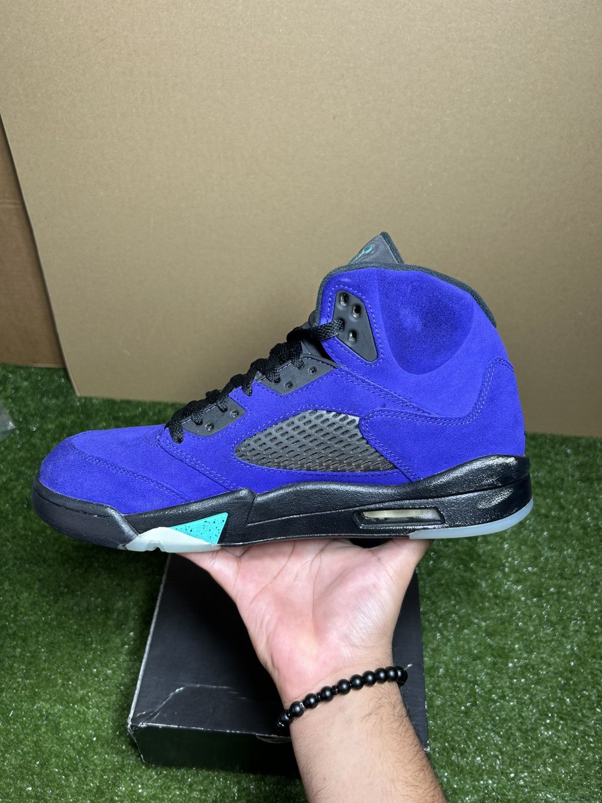 Jordan Brand Jordan 5 alternate grape 2020 Size US 9.5 / EU 42-43 - 7 Thumbnail