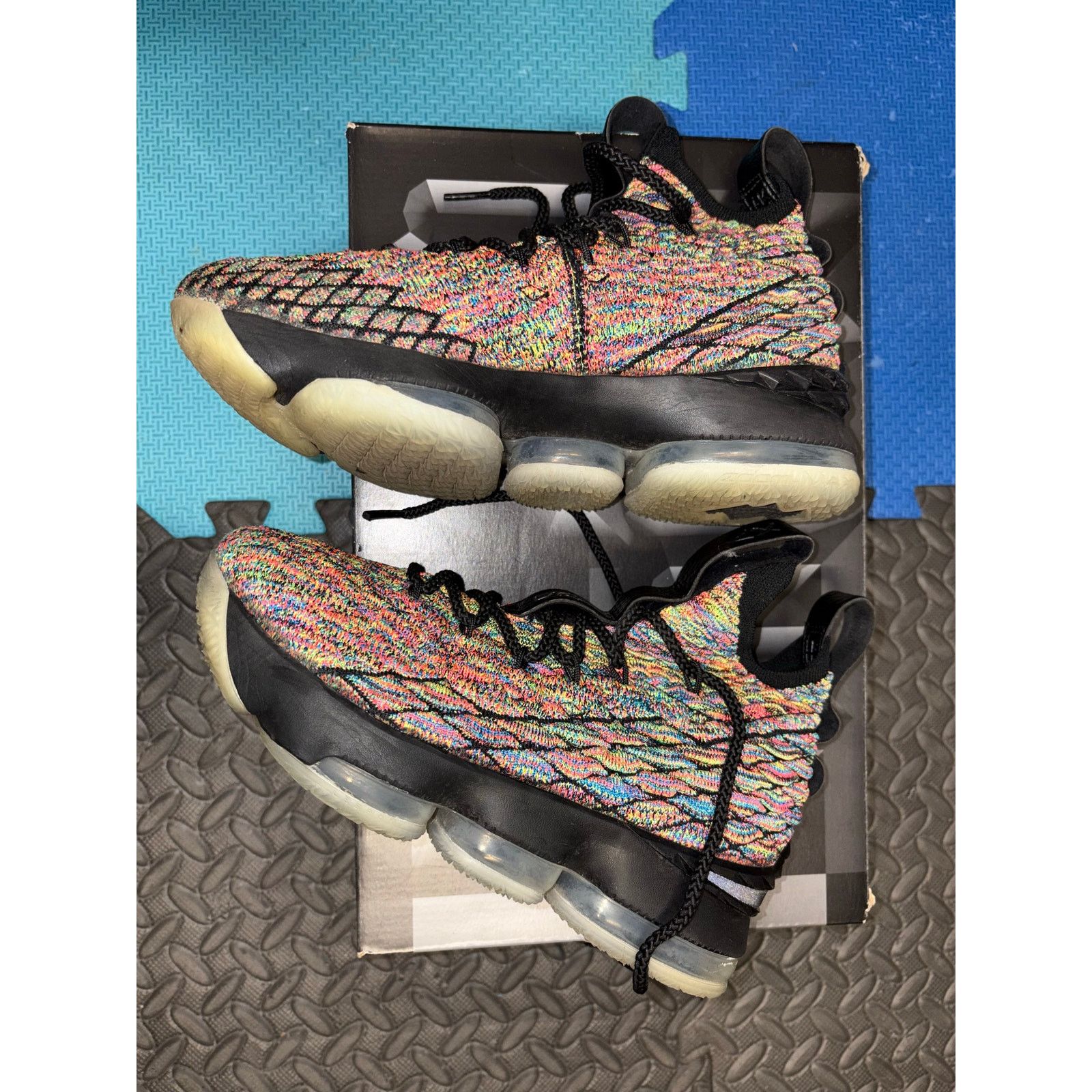 Nike Nike LeBron James 15 5Y kids four horsemen fruity pebbles Size US 5 / EU 37 - 3 Thumbnail