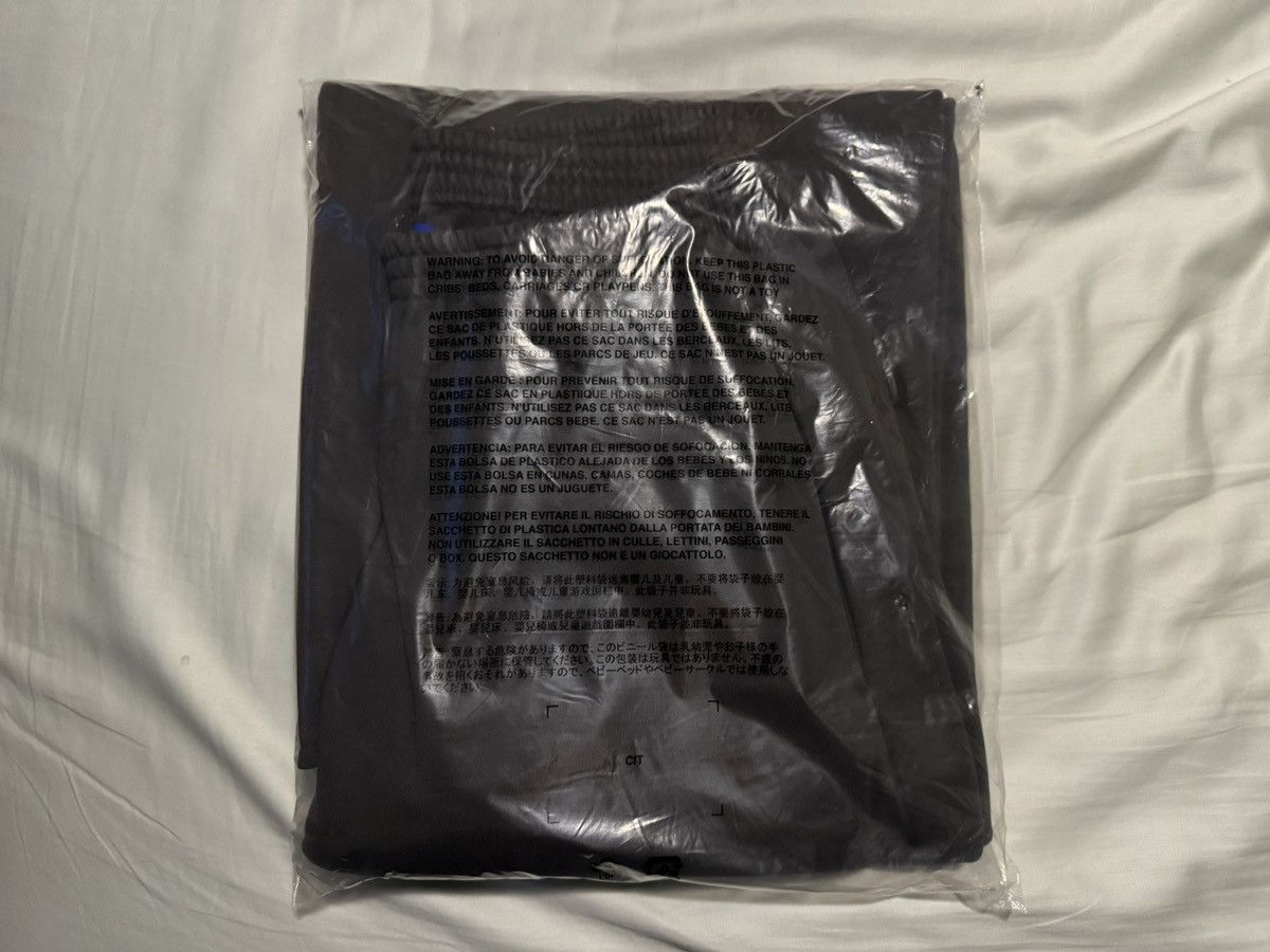 Balenciaga × Gap × Kanye West Yeezy Gap Sweatpants Black Size Small Size US 30 / EU 46 - 20 Thumbnail