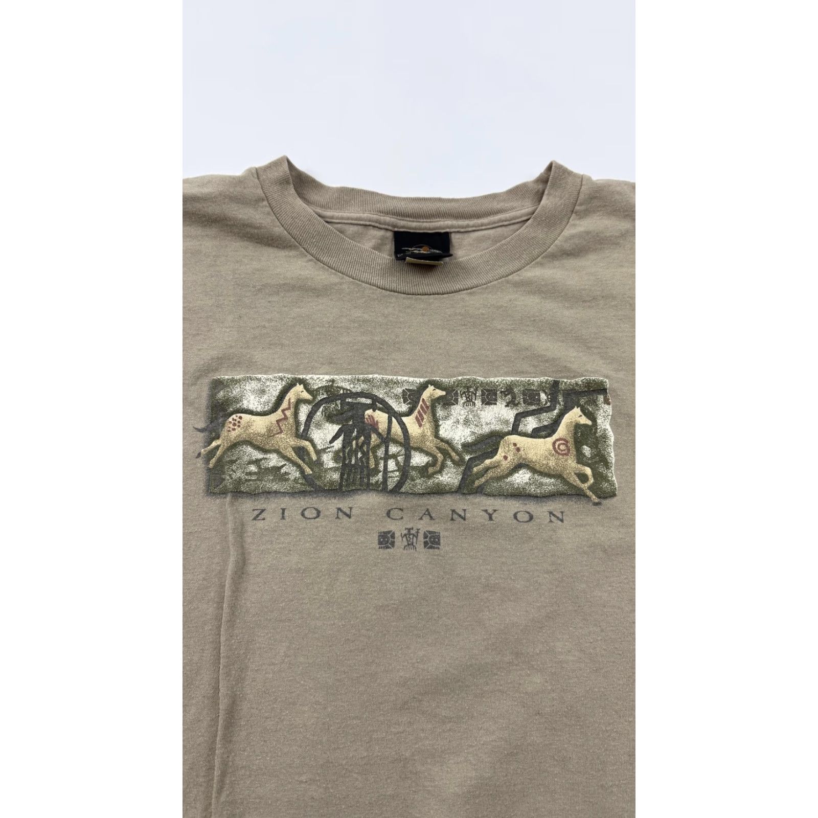 Vintage VINTAGE Prairie Mountain Zion Canyon Shirt Mens Large Beige Horse Tee Made USA Size US L / EU 52-54 / 3 - 3 Thumbnail