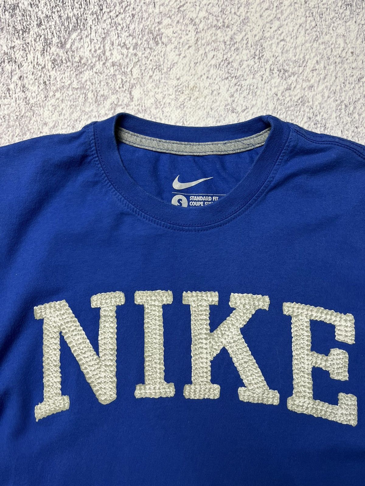 Nike Vintage Nike 90s Faded Big Swoosh Center Logo Tee Shirt Size US S / EU 44-46 / 1 - 5 Thumbnail