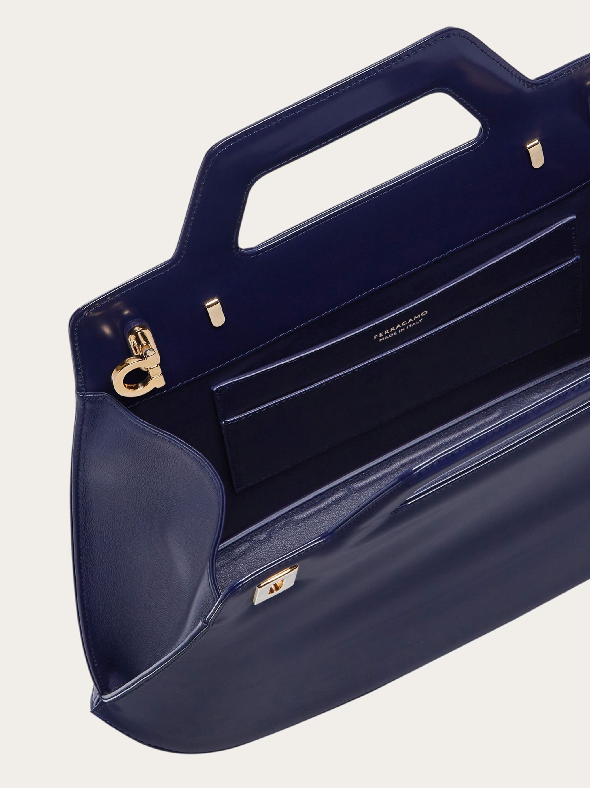 Salvatore Ferragamo o1s1rm0924 Size: OS / Wanda Handle Bag in Blue Size ONE SIZE - 6 Thumbnail