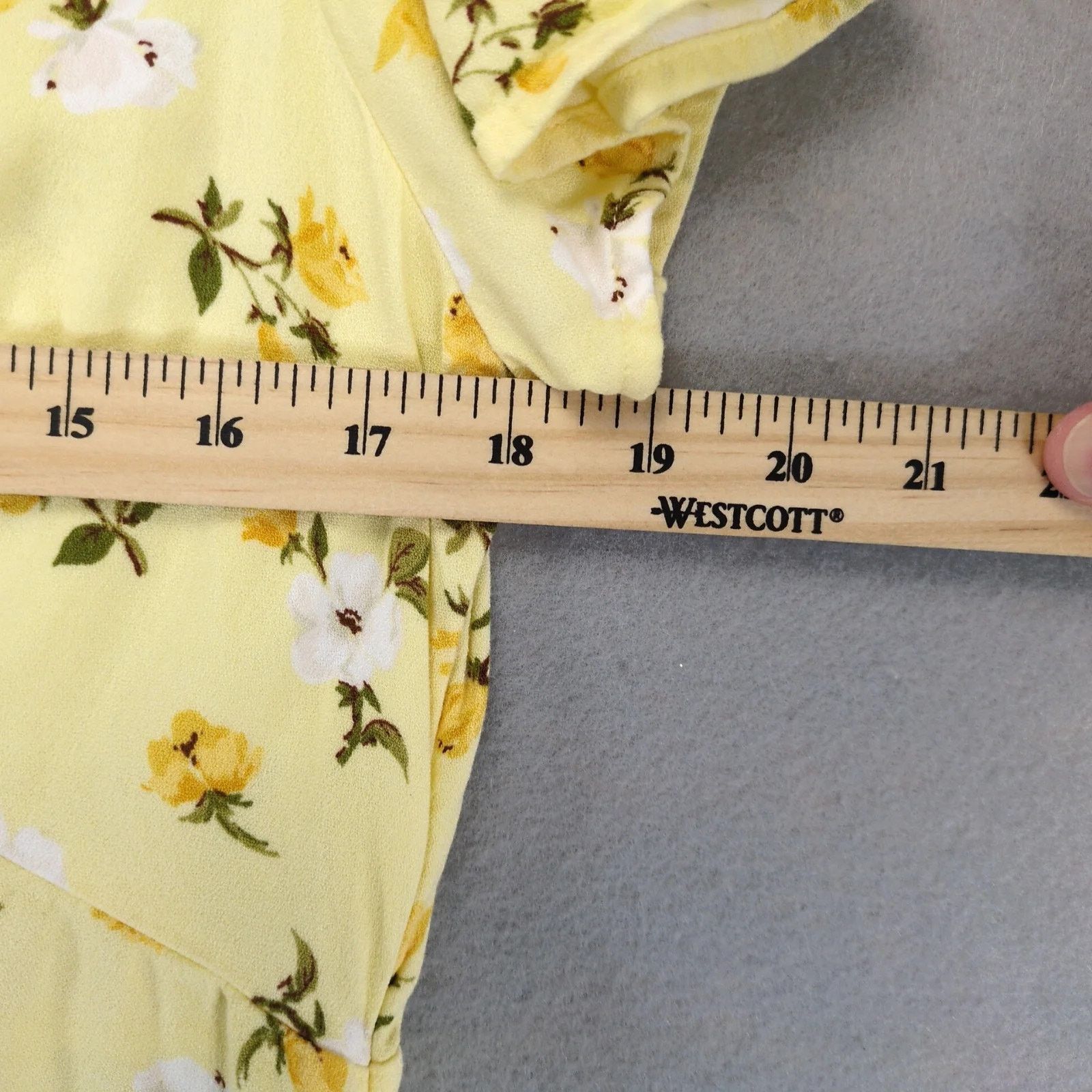 Old Navy Old Navy Yellow Floral Rayon Dress Sz L Knee Length Pockets Size L / US 10 / IT 46 - 3 Thumbnail