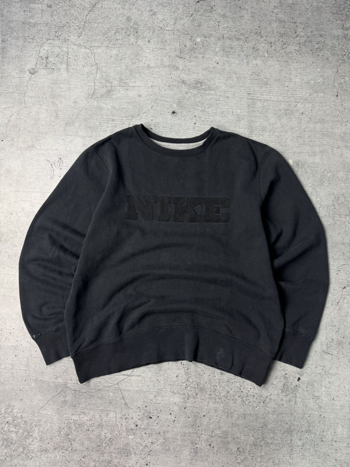 Nike Vintage 2000's Nike Y2K Sweatshirt Black Mens L Size US L / EU 52-54 / 3 - 1 Thumbnail