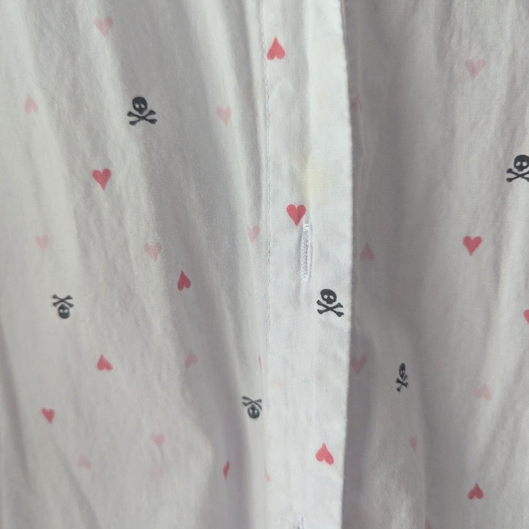 Vintage Lane Bryant Tunic Top Plus 26W White Button-Up Skull & Crossbones Hearts Print Cotton Long Sleeve Casual Workwear Womens Size 4XL / US 24-26 - 5 Thumbnail