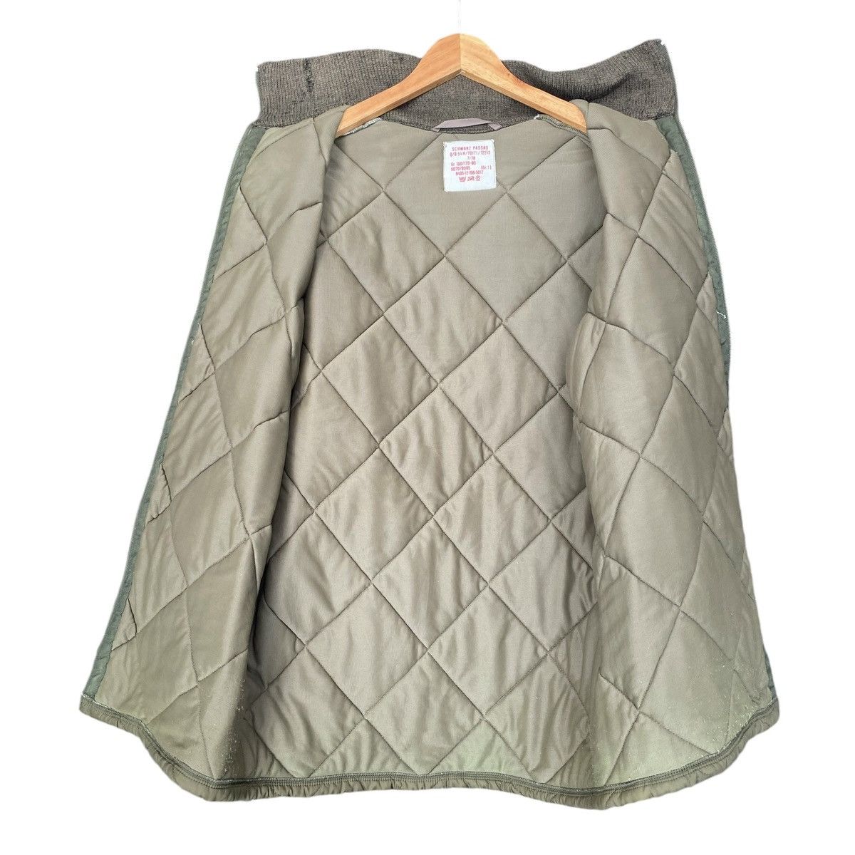 Vintage Vintage SCHWARZ PASSAU GERMAN Quilted Liner Jacket Size US M / EU 48-50 / 2 - 15 Thumbnail