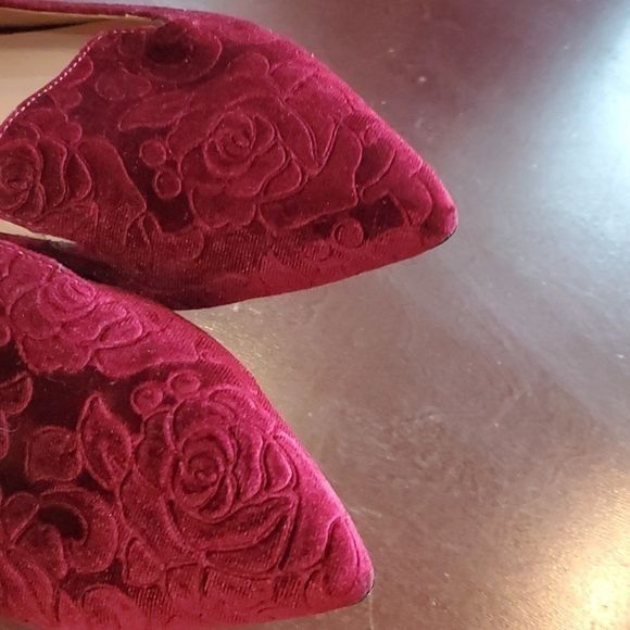 Anthropologie Anthropologie Marroon Velvet Design Slipon Sz 9 Loafers Shoe Size US 9 / IT 39 - 6 Thumbnail