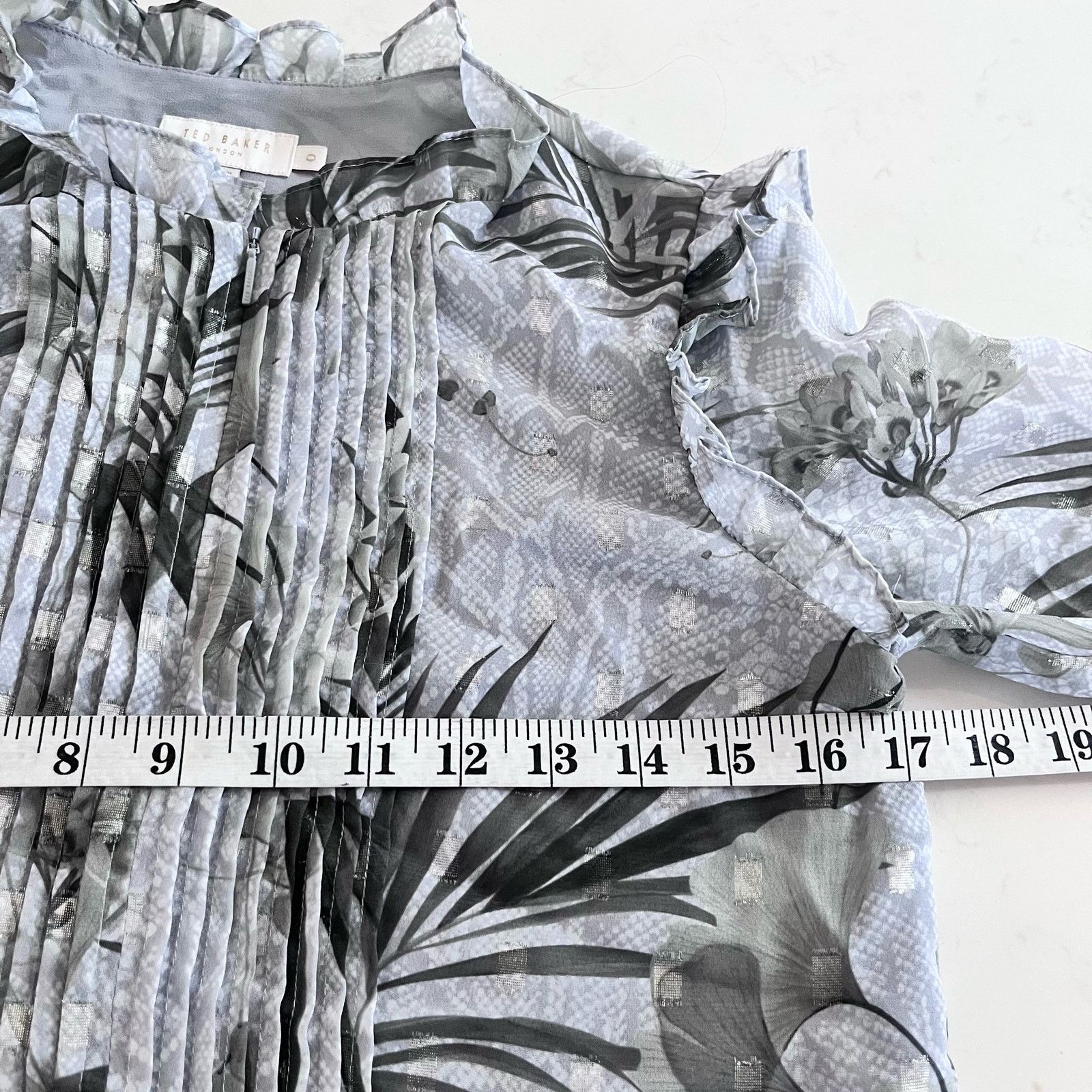 Ted Baker Ted Baker Tibbine Highland Pleated Floral Print Gray Top Size XS / US 0-2 / IT 36-38 - 8 Thumbnail