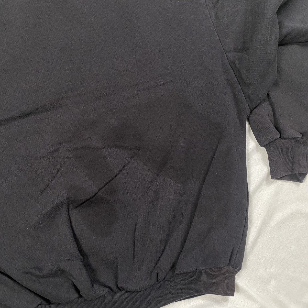 Guess Vintage 90s Guess Boxy Sunfaded Crewnexk Size US L / EU 52-54 / 3 - 7 Thumbnail