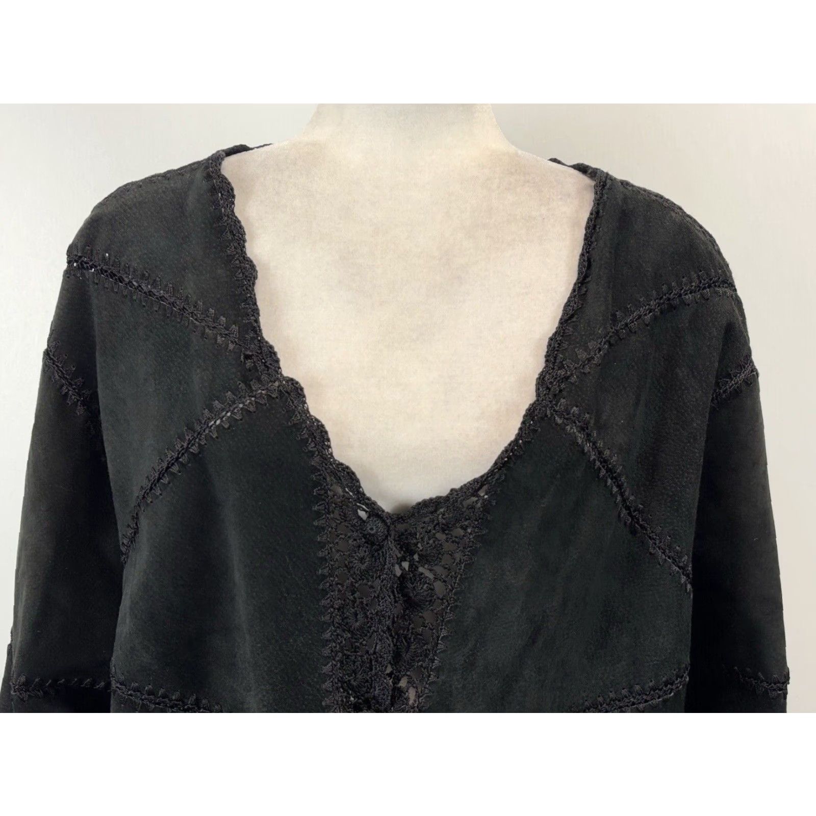 Vintage VINTAGE Jon Lawrence Black Suede Crochet Coat – 2X Plus – Whimsigoth Patchwork, 90s Y2K, Leather-Trim, Long Sleeve, Button Front, Women’s Coat Size XXL / US 16-18 / IT 52-54 - 5 Thumbnail