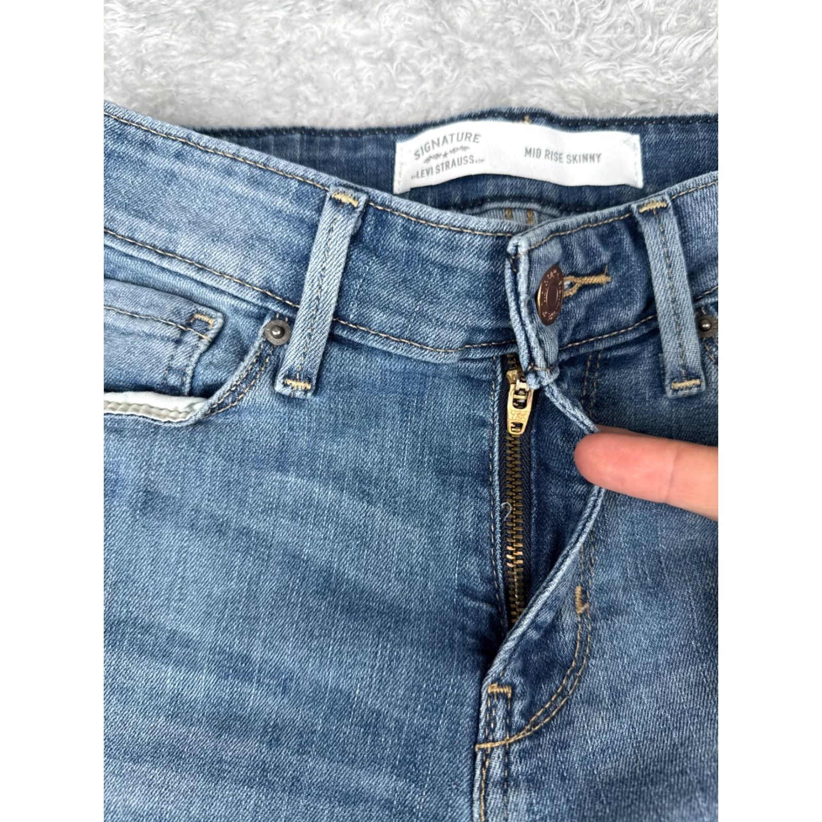 Levi's Levis Jeans Women 26 Blue Denim Mid Rise Skinny Signature Cotton Blend 26x28 Size 26" / US 2 / IT 38 - 5 Thumbnail