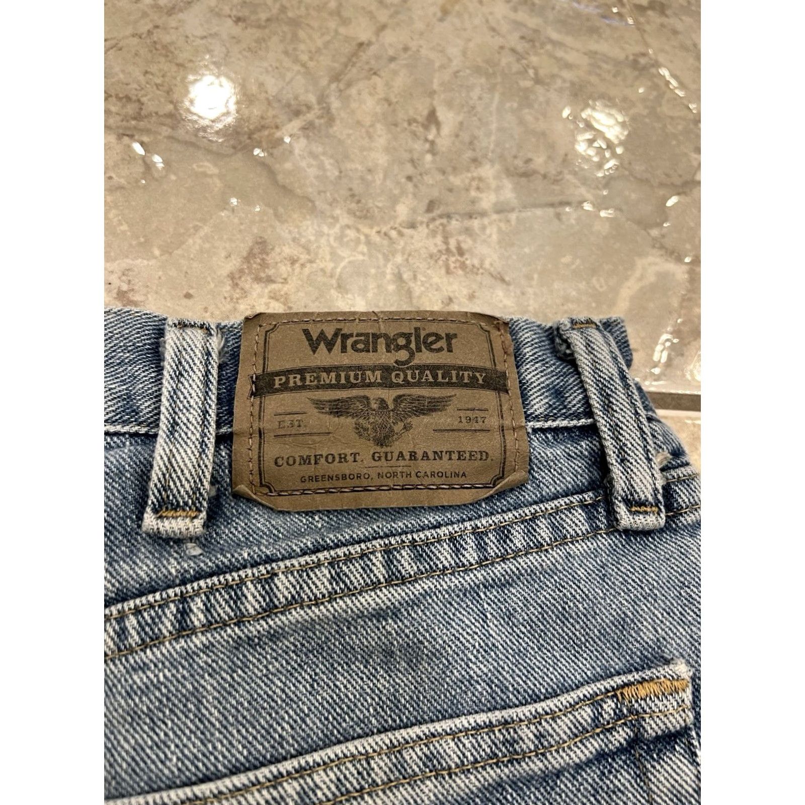 Wrangler VTG Wrangler Blue Denim 36 Jorts Bermuda Distressed 10" Inseam Relaxed Mens 90s Y2K Vintage Work Wear Jeans Shorts Size US 36 / EU 52 - 3 Thumbnail