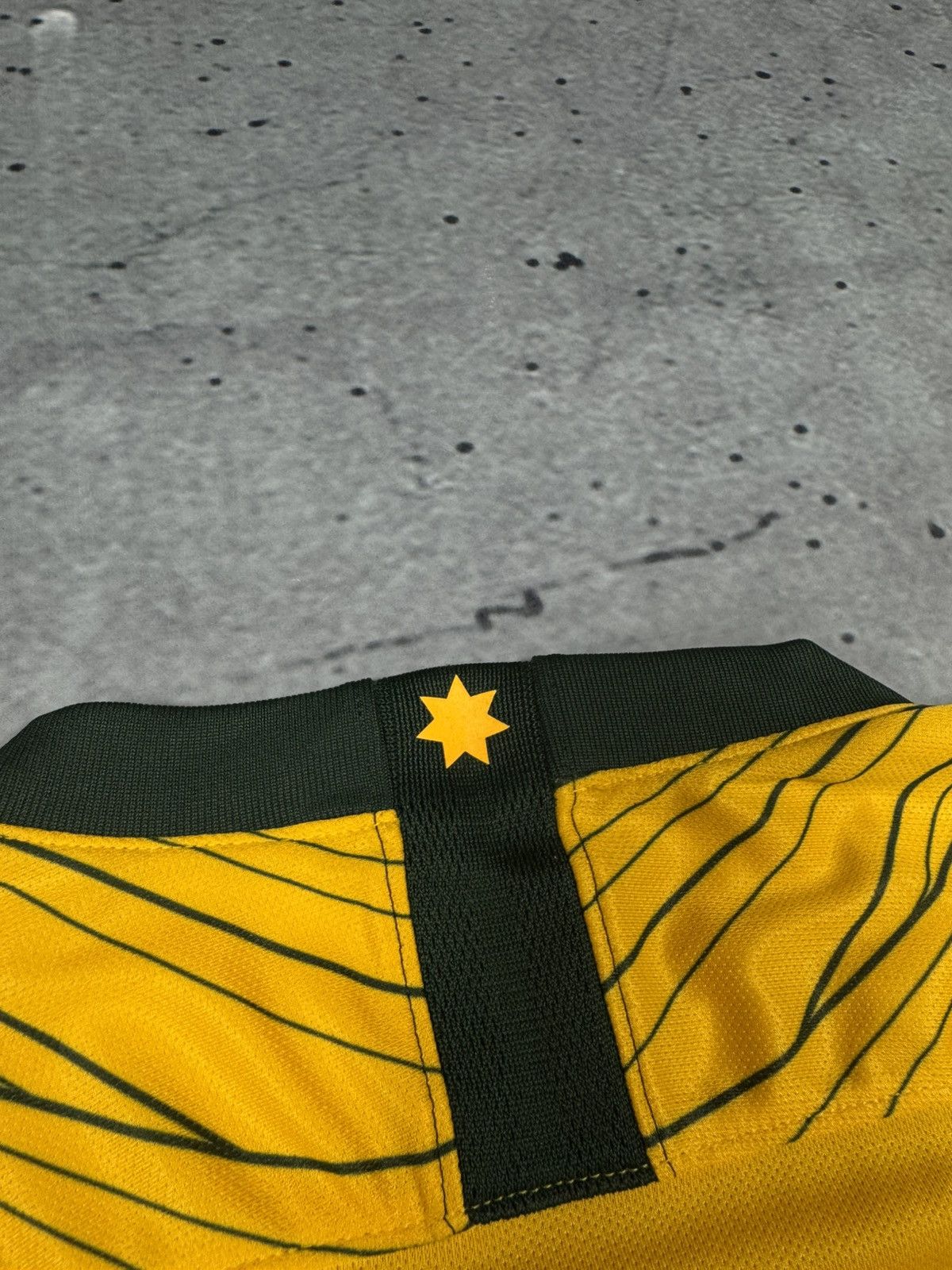 Nike Australia 2018-2019 Nike Football Jersey Size US XL / EU 56 / 4 - 7 Thumbnail
