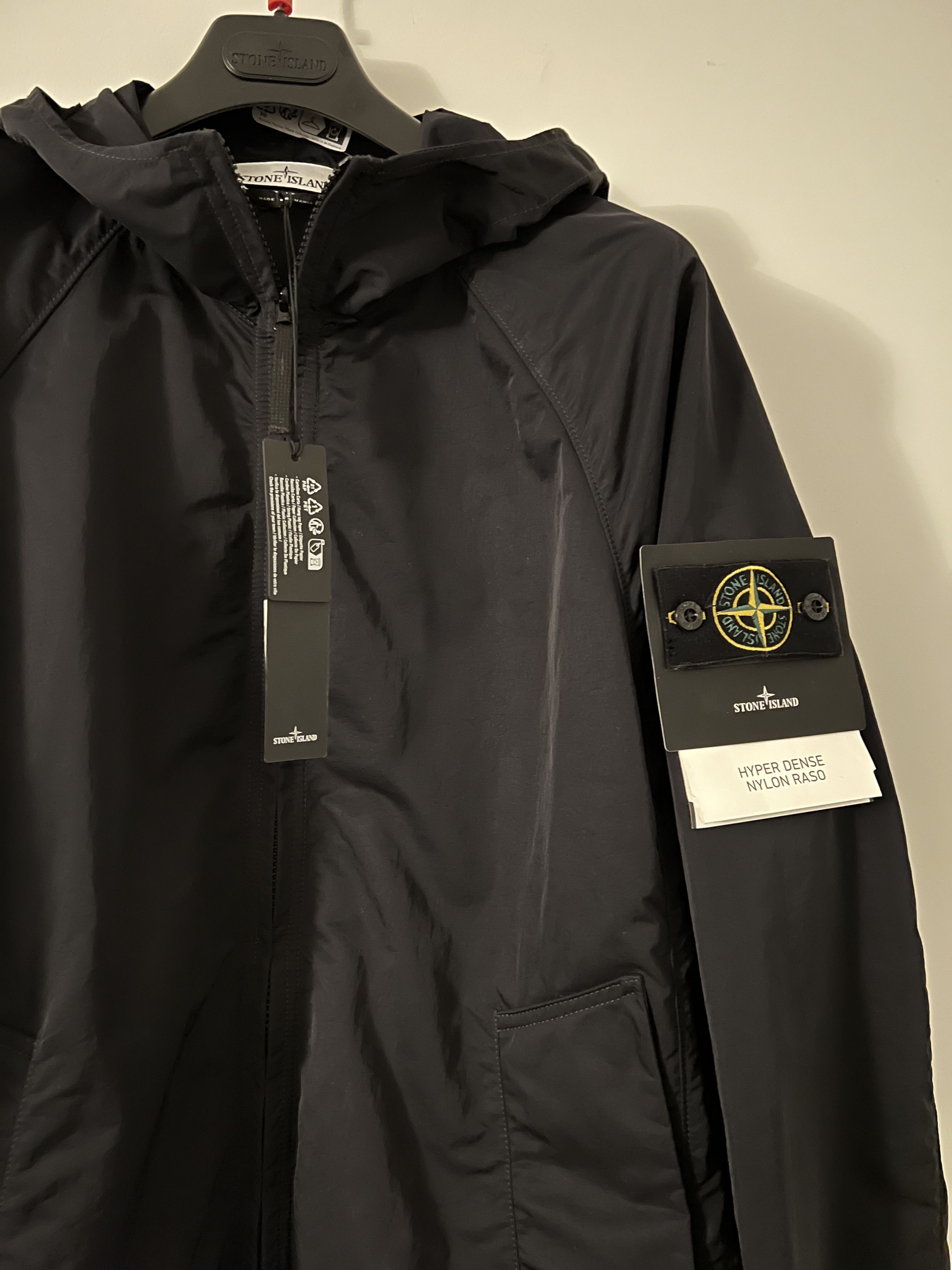 ゆーきStone Island HYPER DENSENYLON RASO Stone Island Hyper Dense Nylon Raso Jacket Navy Size L, NWT