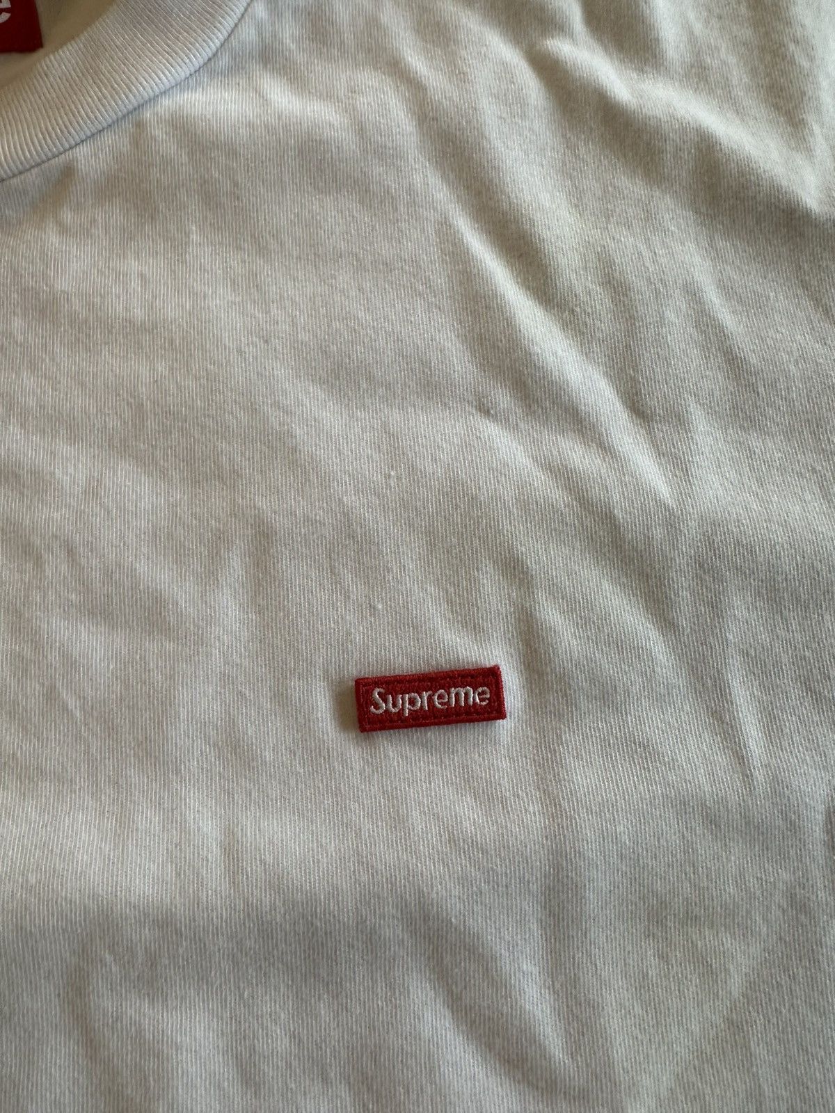 Supreme Supreme small logo t shirt white Size US XL / EU 56 / 4 - 2 Thumbnail